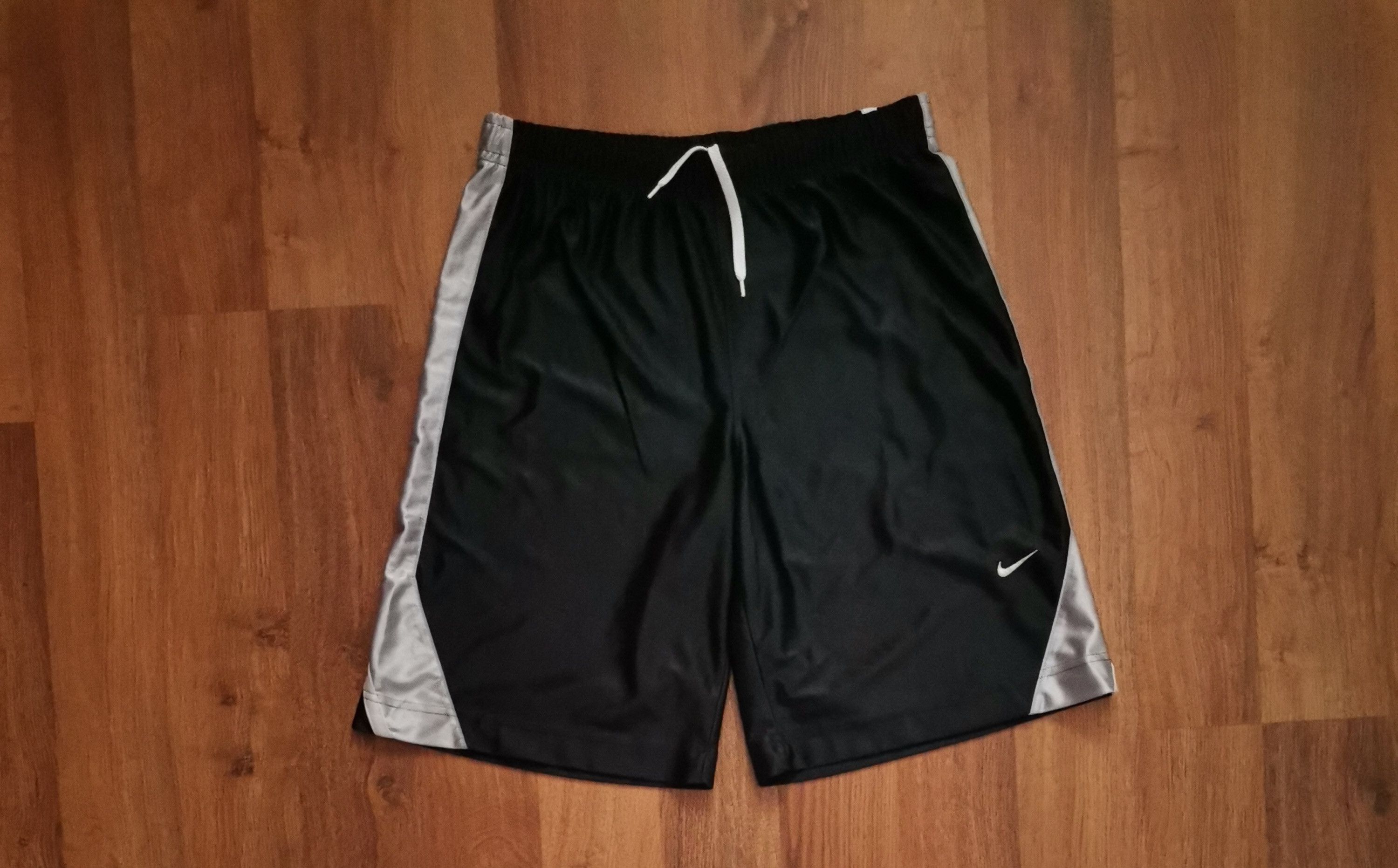 Nike Vintage Nike Shorts Size US 30 / EU 46 - 1 Thumbnail