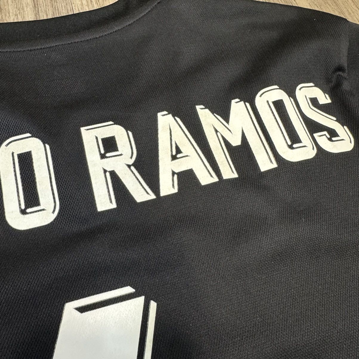Adidas Real madrid 17/18 longsleeves away shirt #4 Sergio Ramos Size US M / EU 48-50 / 2 - 8 Thumbnail