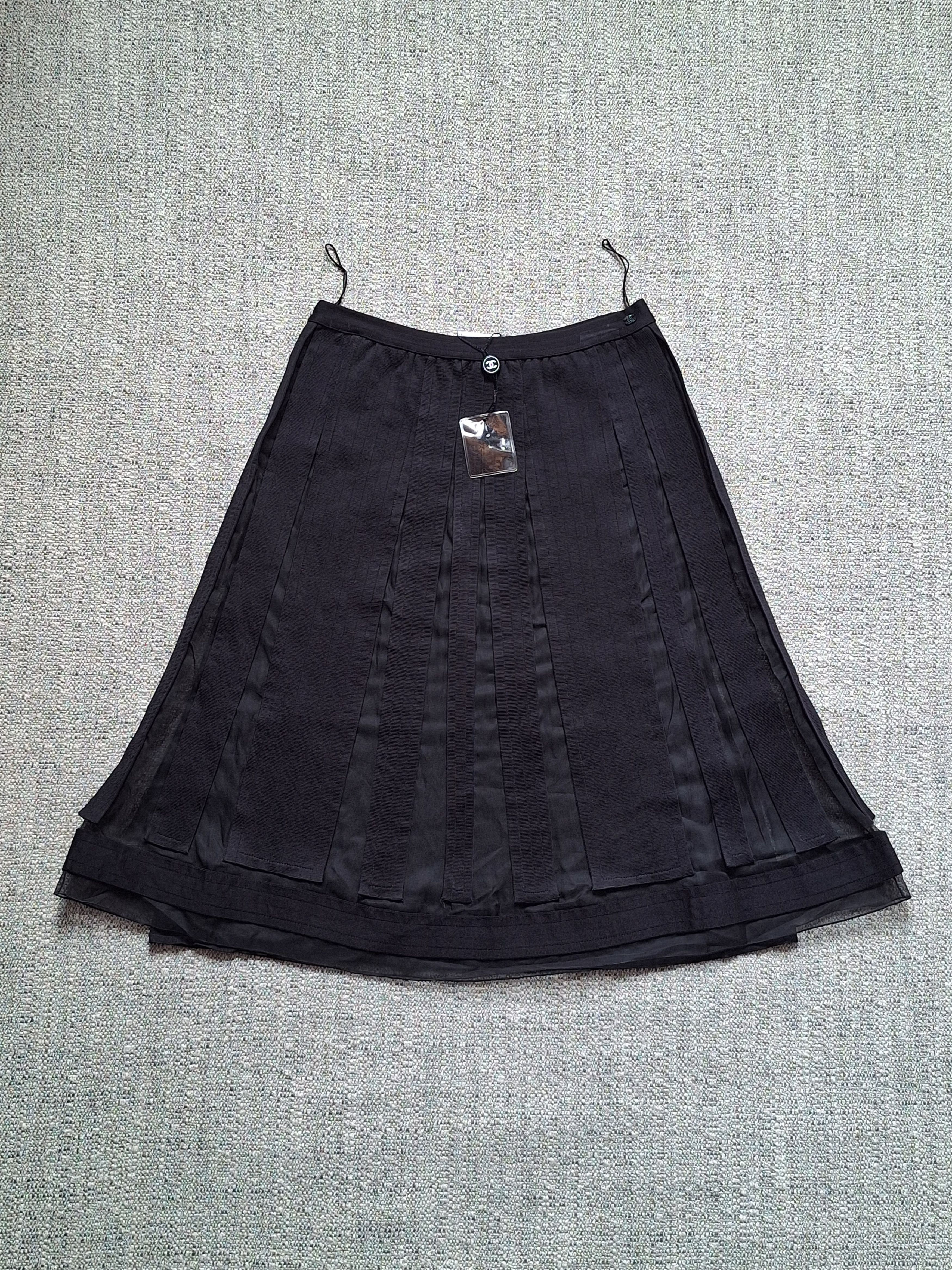 Chanel CHANEL / Black Skirt Size 36" / US 14 / IT 50 - 1 Thumbnail