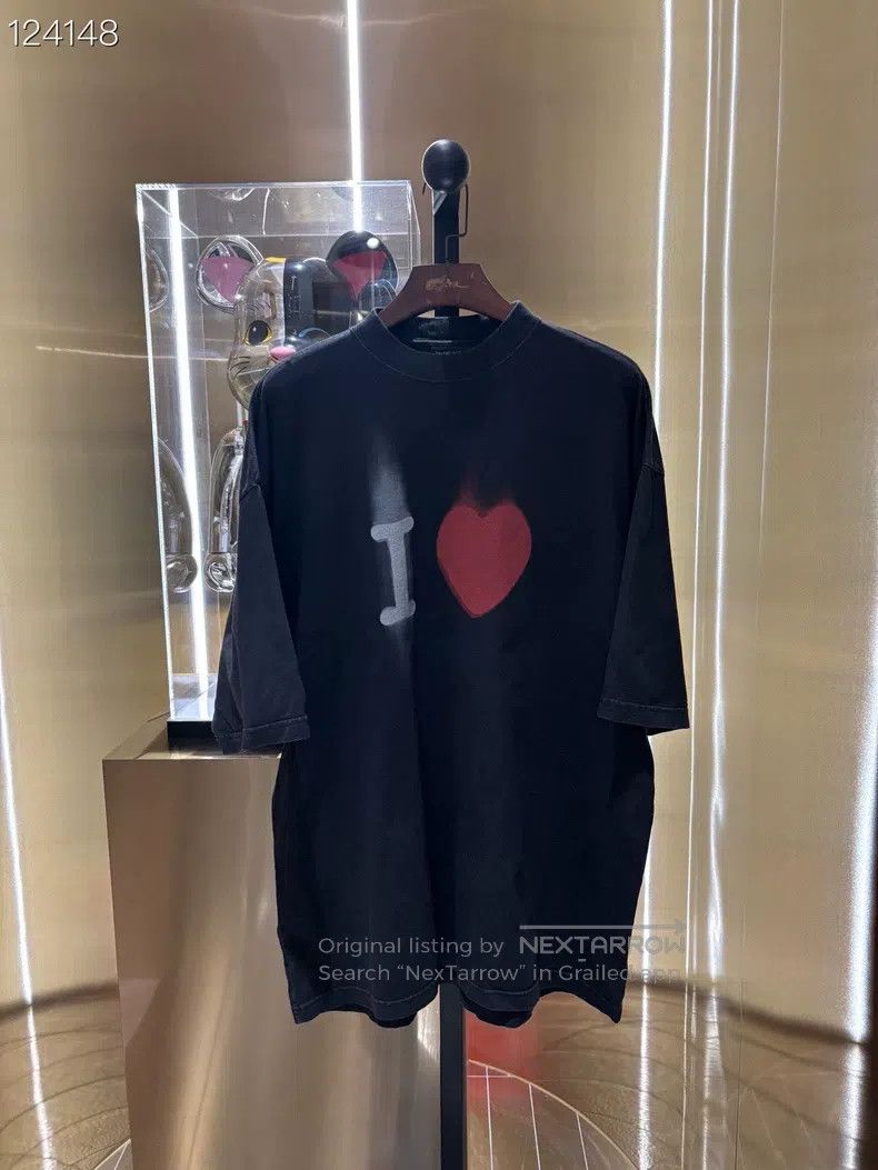 Balenciaga Balenciaga Letter Heart Shape Printed Short Sleeve T-Shirt Size US S / EU 44-46 / 1 - 1 Thumbnail
