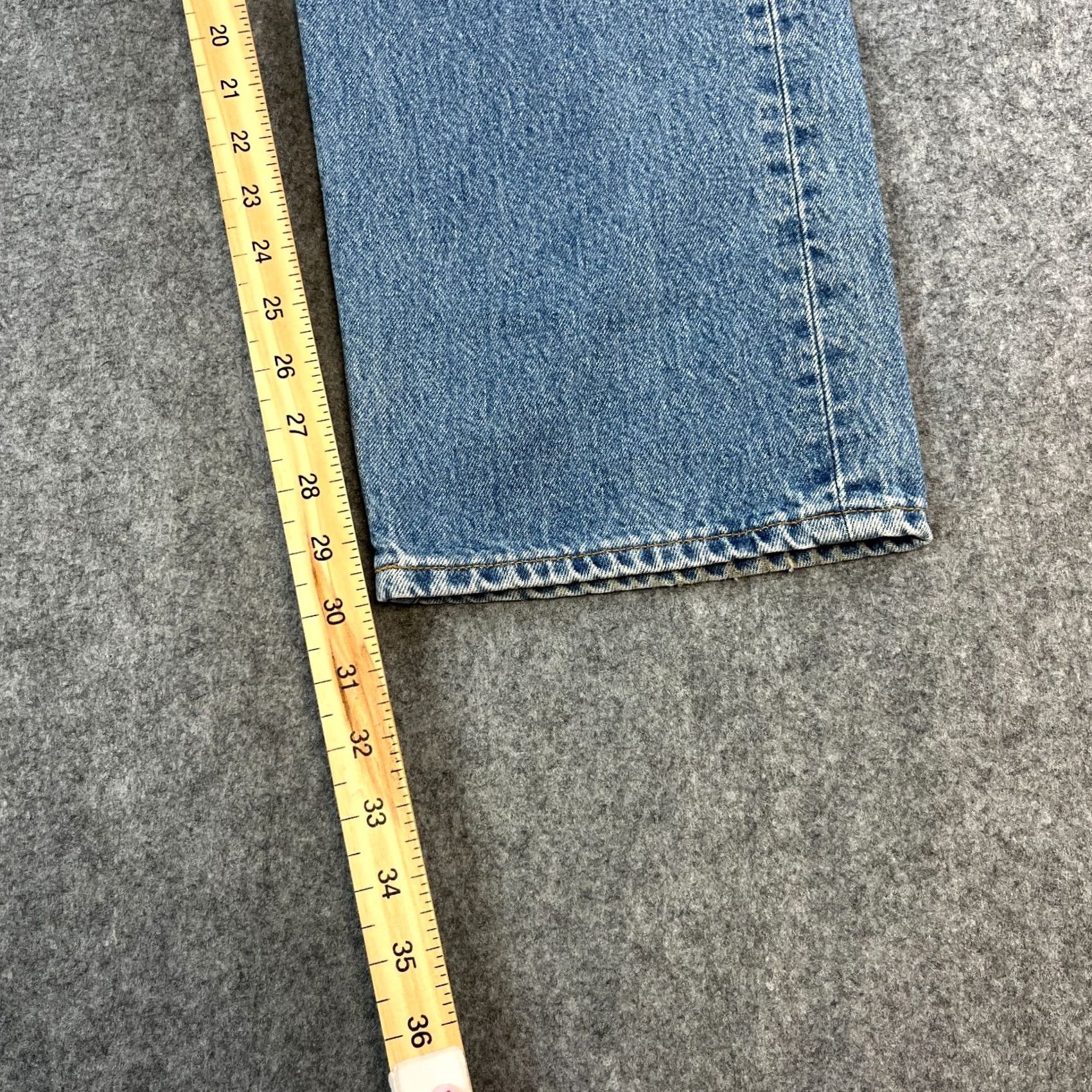 Levi's VINTAGE Levi's 501 Jeans Regular Straight Mens 36 Light Blue Denim Button Fly 5-Pocket 32 In Inside Leg Blue Mens Jeans Size US 36 / EU 52 - 4 Thumbnail