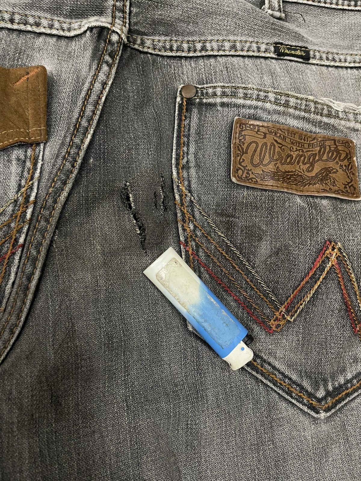 Wrangler Vintage 90s Wrangler Faded Wash Distressed Wide Leg Jeans Size US 34 / EU 50 - 9 Thumbnail