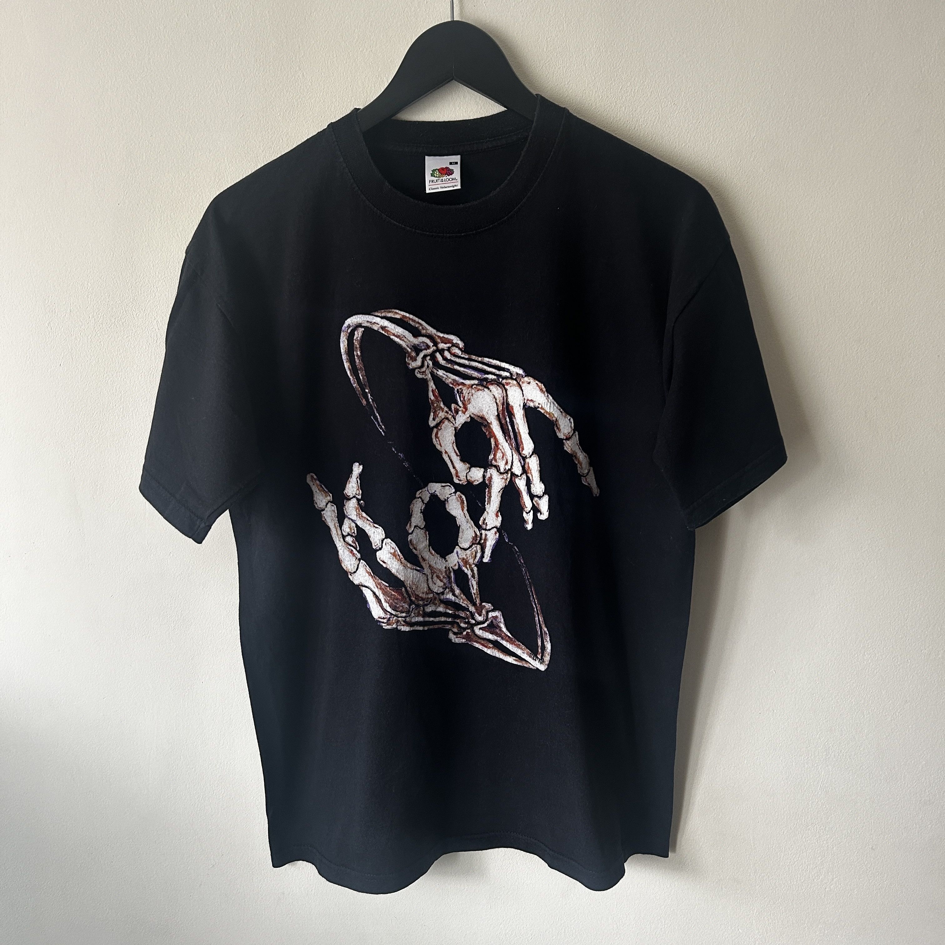 image of Band Tees x Rock T Shirt Vintage Korn Skeleton Gang Sign 2005 Band T-Shirt in Black (Size Medium)