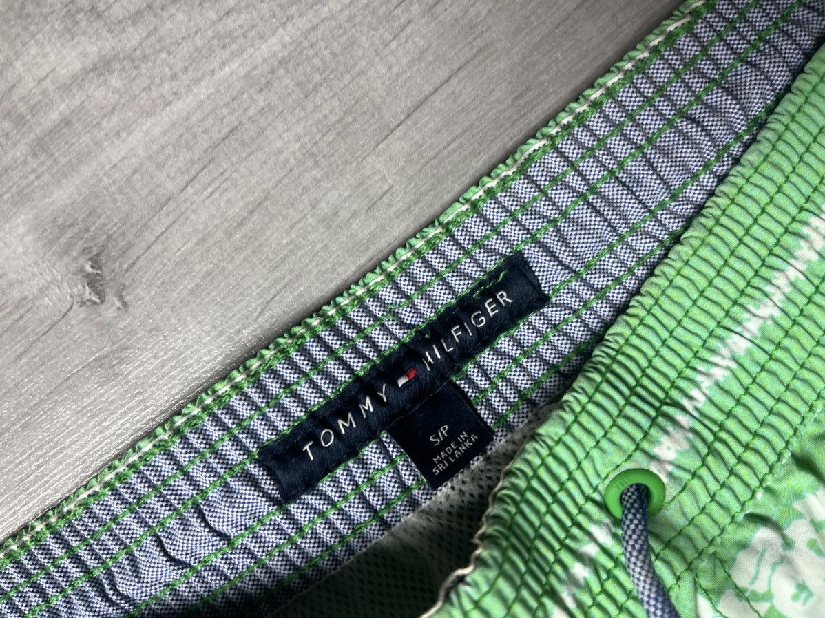 Tommy Hilfiger Tommy Hilfiger shorts swimmer size Small Size US 30 / EU 46 - 3 Thumbnail