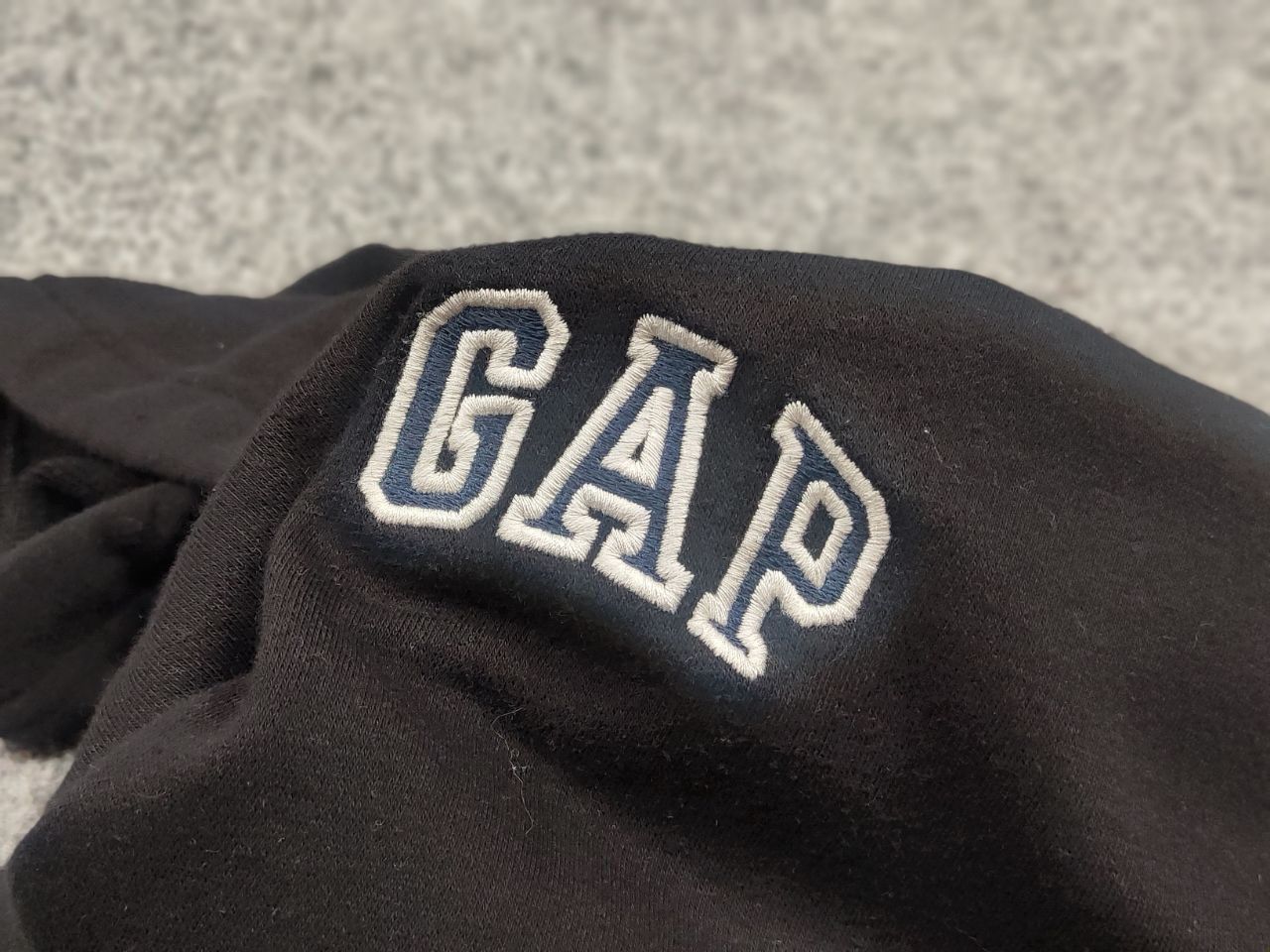 Gap Gap Center Mini logo Black Hoodie Vintage yeezy Style Size US M / EU 48-50 / 2 - 12 Thumbnail