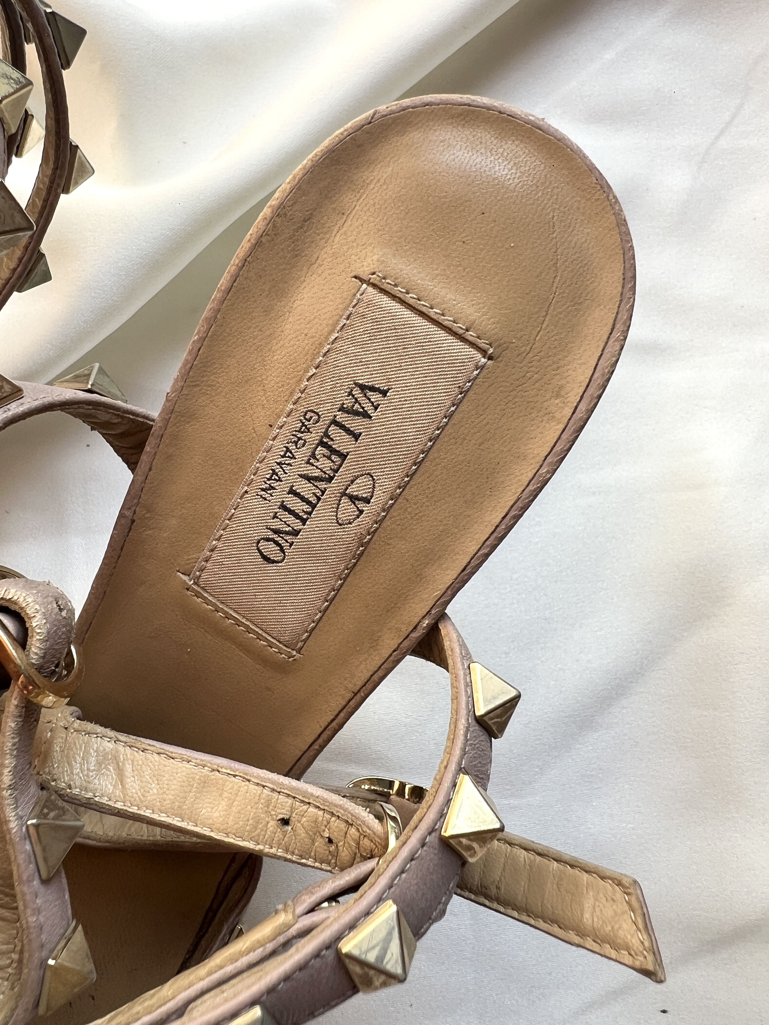 Valentino Authentic Valentino Garavani Rockstud heels Size US 6.5 / IT 36.5 - 8 Thumbnail