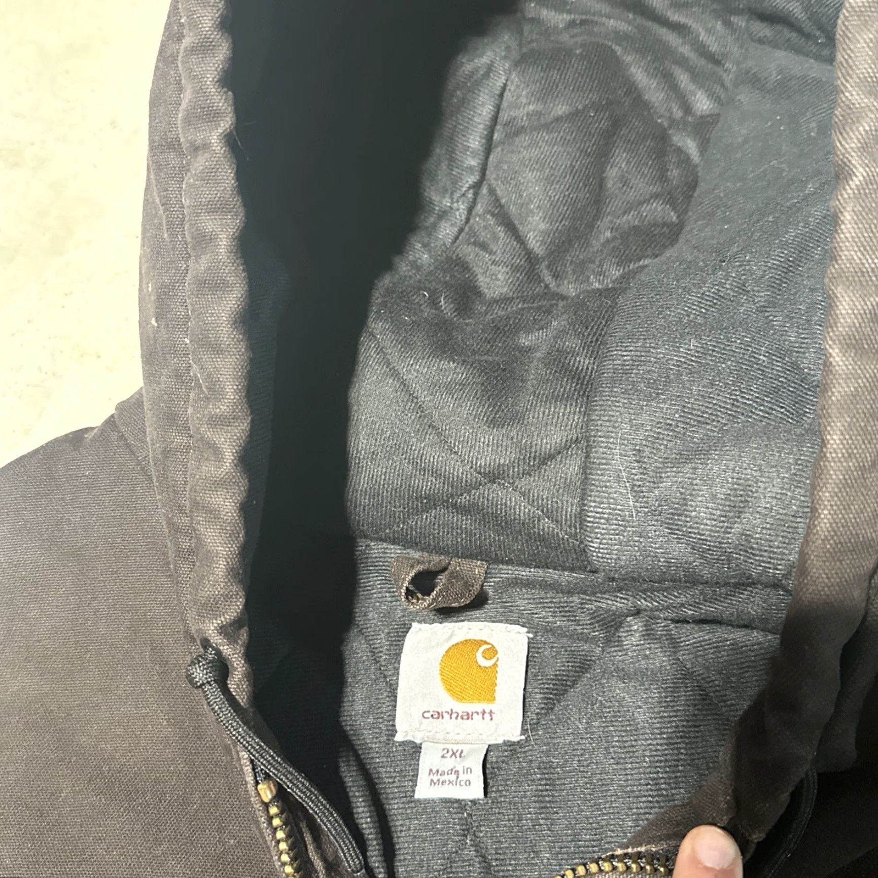 Carhartt VINTAGE Carhartt J130 Mens Hooded Bomber Jacket 2XL Dark Brown Canvas Quilt Lined Zipper Workwear Size US XXL / EU 58 / 5 - 4 Thumbnail