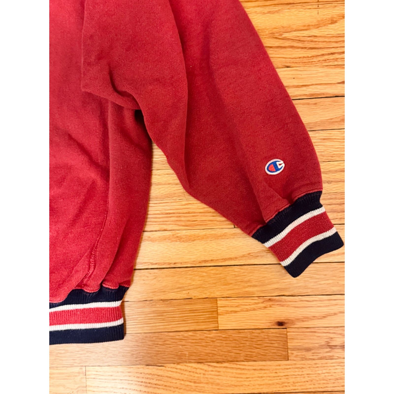 Champion Vintage Champion Embriodered Crewneck Sweatshirt Size US L / EU 52-54 / 3 - 5 Thumbnail