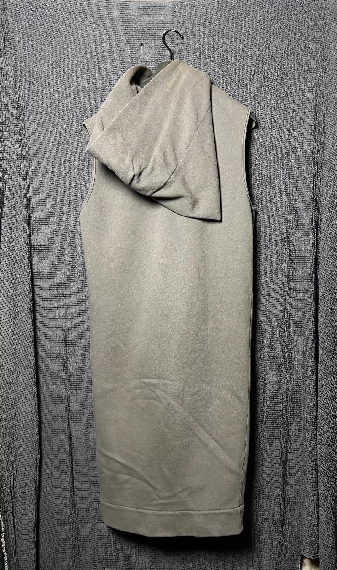Rick Owens Rick Owens 13FW zipped hooded sleeveless long cape S Size US S / EU 44-46 / 1 - 2 Thumbnail