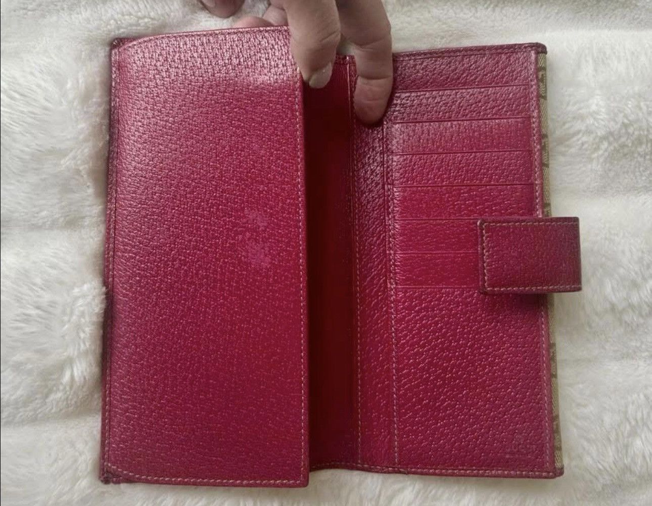 Gucci 🩷AUTHENTIC GUCCI WALLET IN BEIGE GG CANVAS HOT PINK LEATHER🩷 Size ONE SIZE - 5 Thumbnail