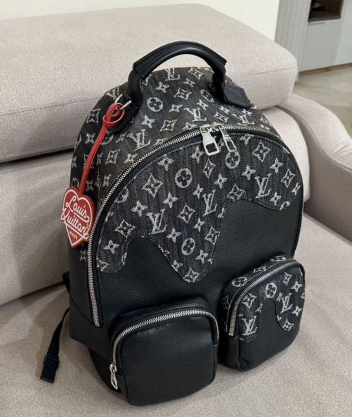 louis vuitton backpack multi pocket Clouds Backpack Blue M45441 LV Aut  MixTHINKS Two outside pockets bring even more practicality to this fashionable backpack. LOUIS VUITTON Discovery Cargo Backpack