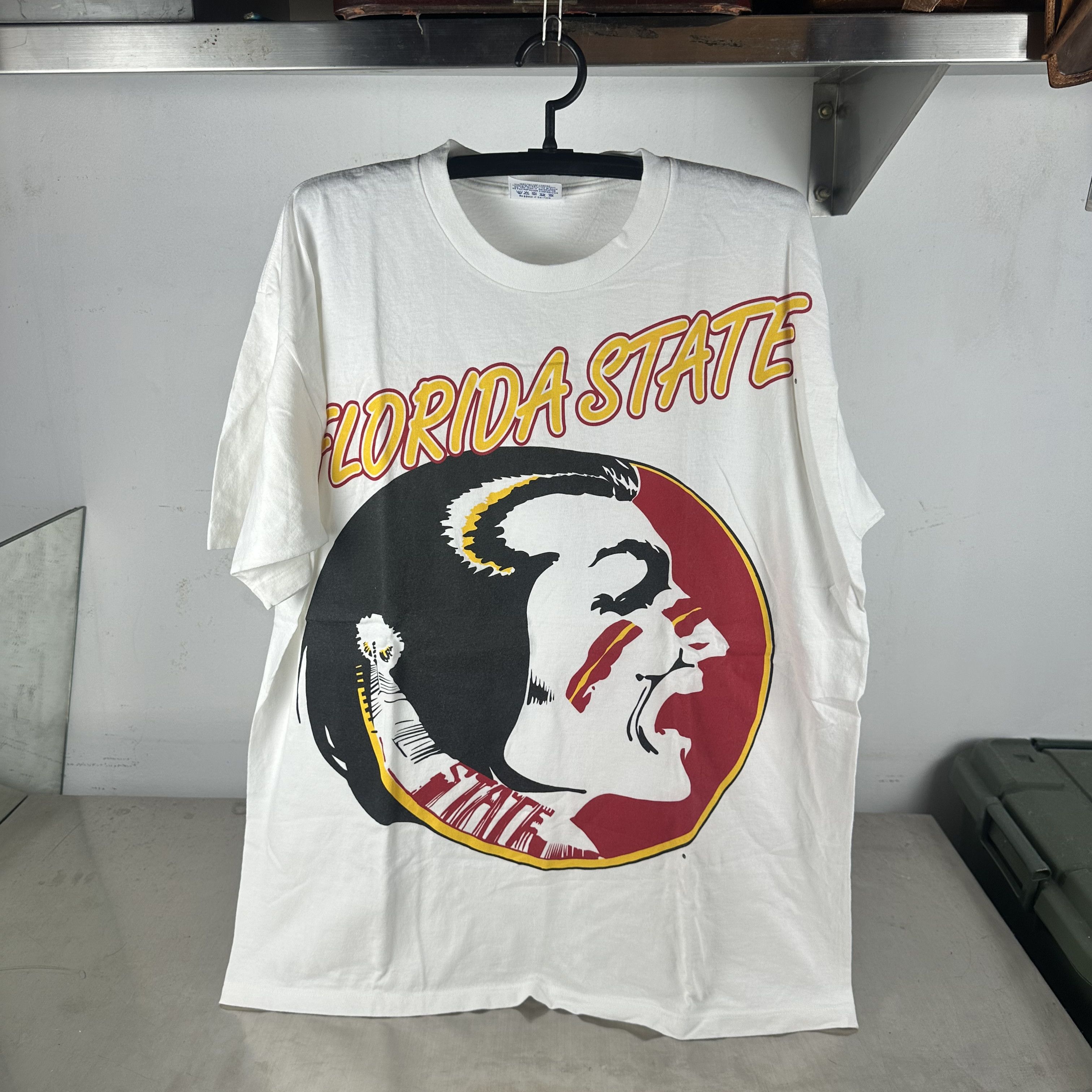 Vintage ​​​​90s Reebok FSU Seminoles Big Graphic NCAA T-shirt Size US XL / EU 56 / 4 - 1 Thumbnail