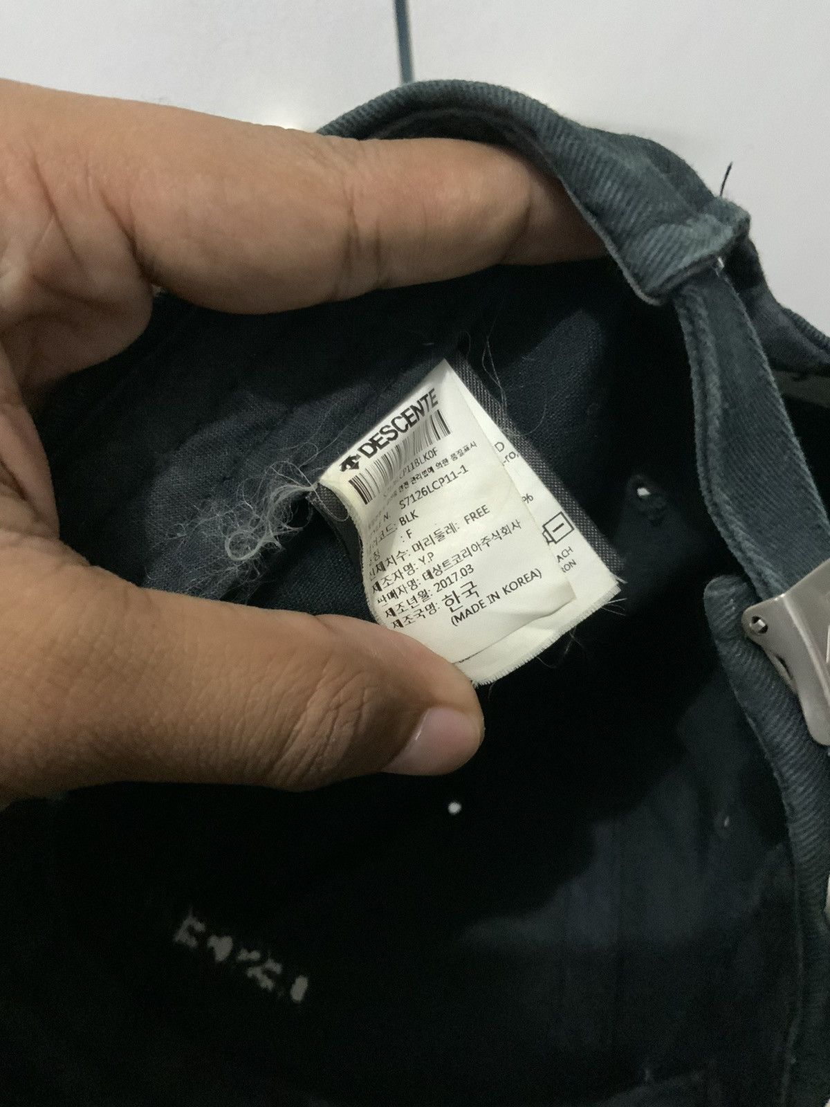 Descente Descente Black Streetwear Hat Size ONE SIZE - 12 Thumbnail