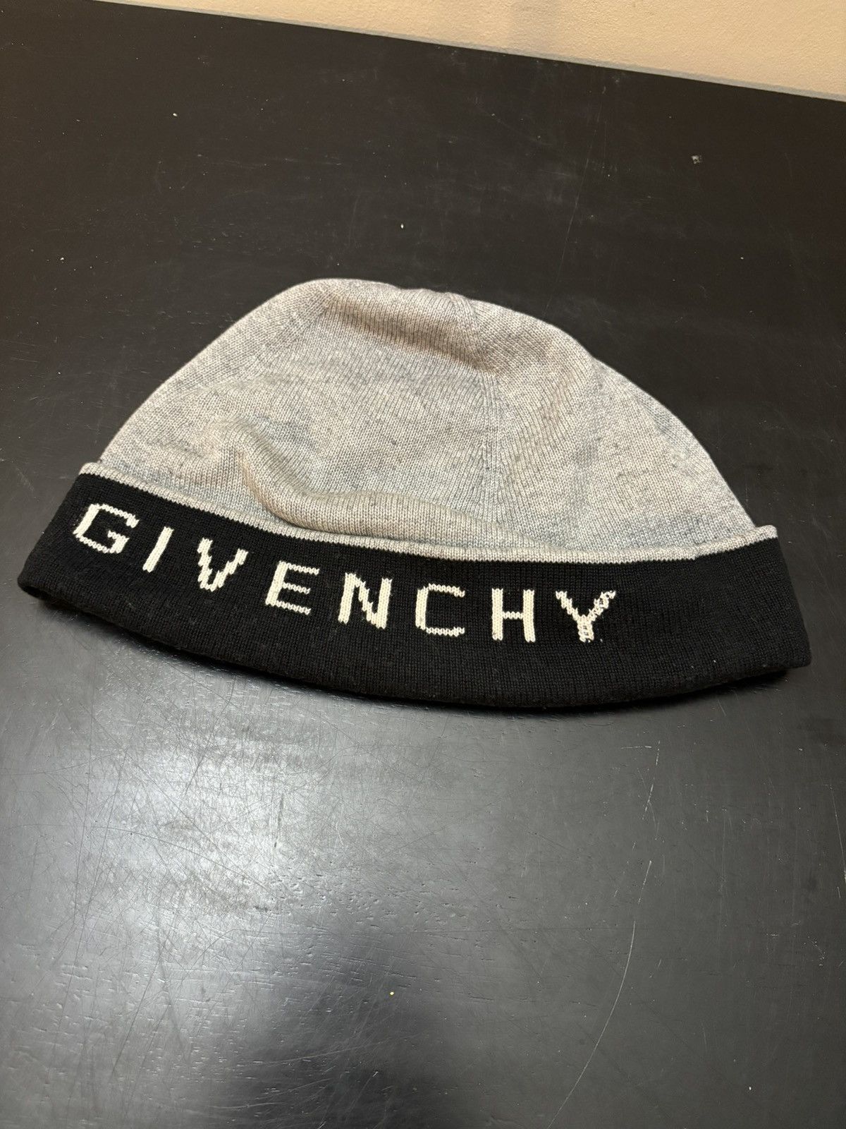 Givenchy Givenchy Wool Logo Beanie Black Grey Size ONE SIZE - 1 Thumbnail