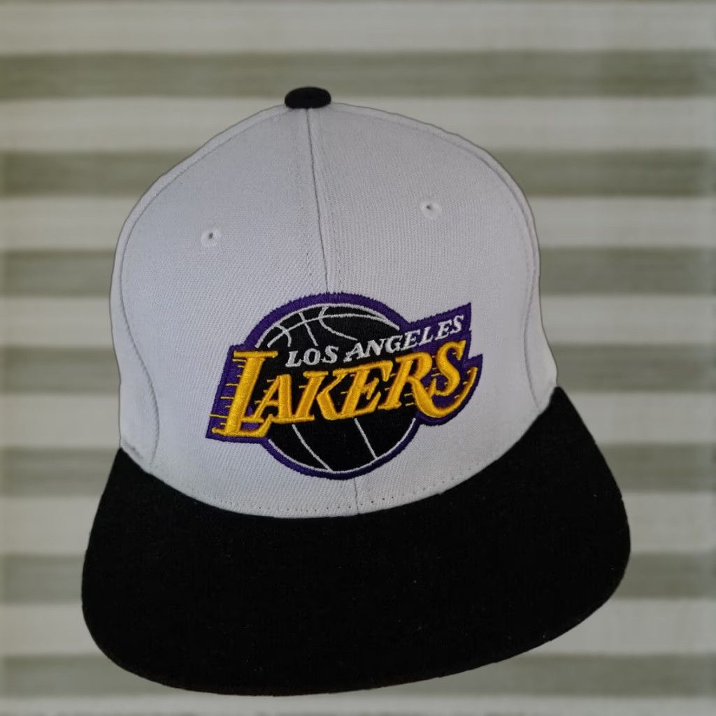 Reebok Vintage LA Lakers Basketball Adjustable Reebok Hat User: Vintage LA Lakers Basketball Adjustable Reebok Hat Size ONE SIZE - 1 Thumbnail