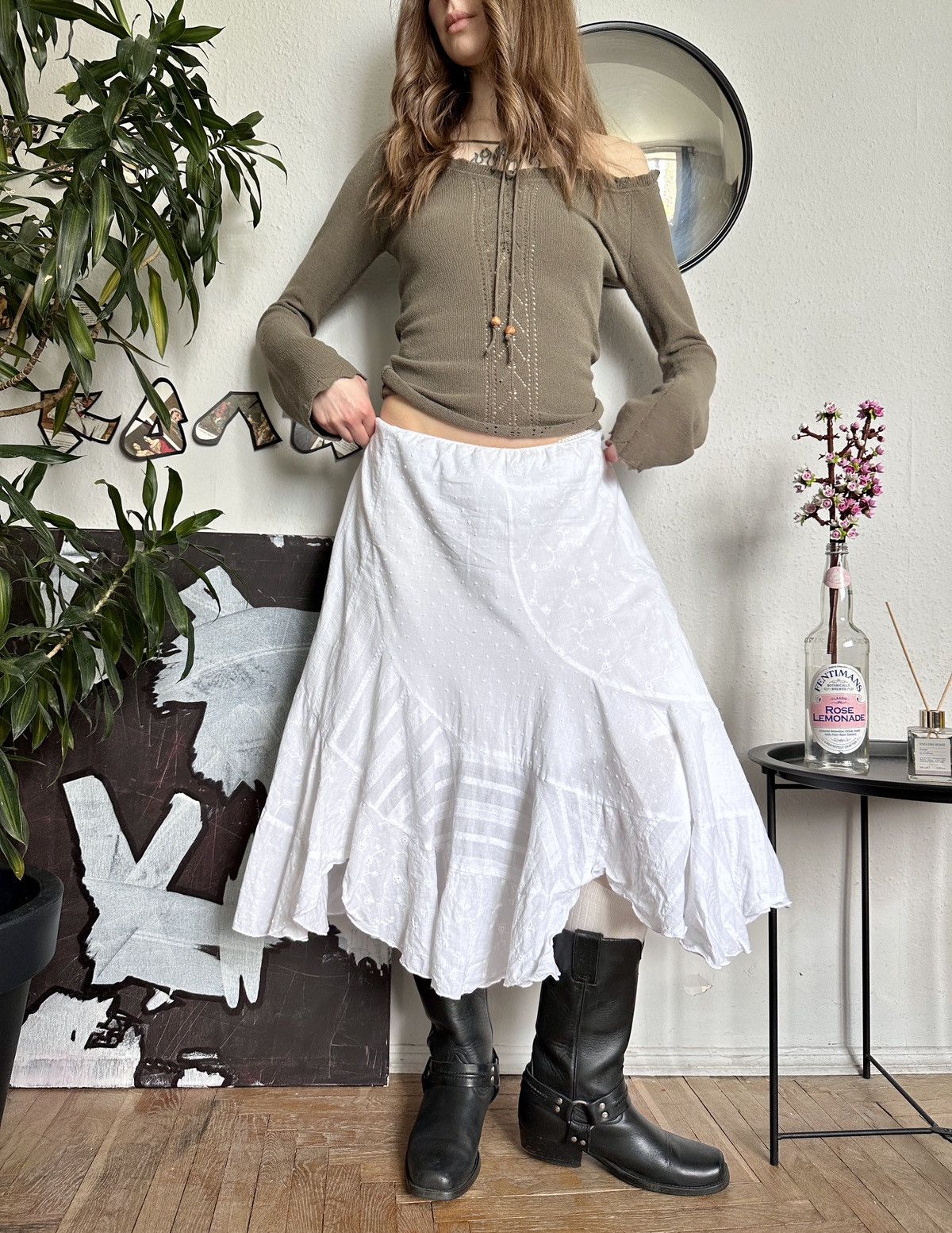 Seditionaries Vintage Cute Bohemian White Ruffle Midi Skirt 00s Size 30" / US 8 / IT 44 - 1 Thumbnail