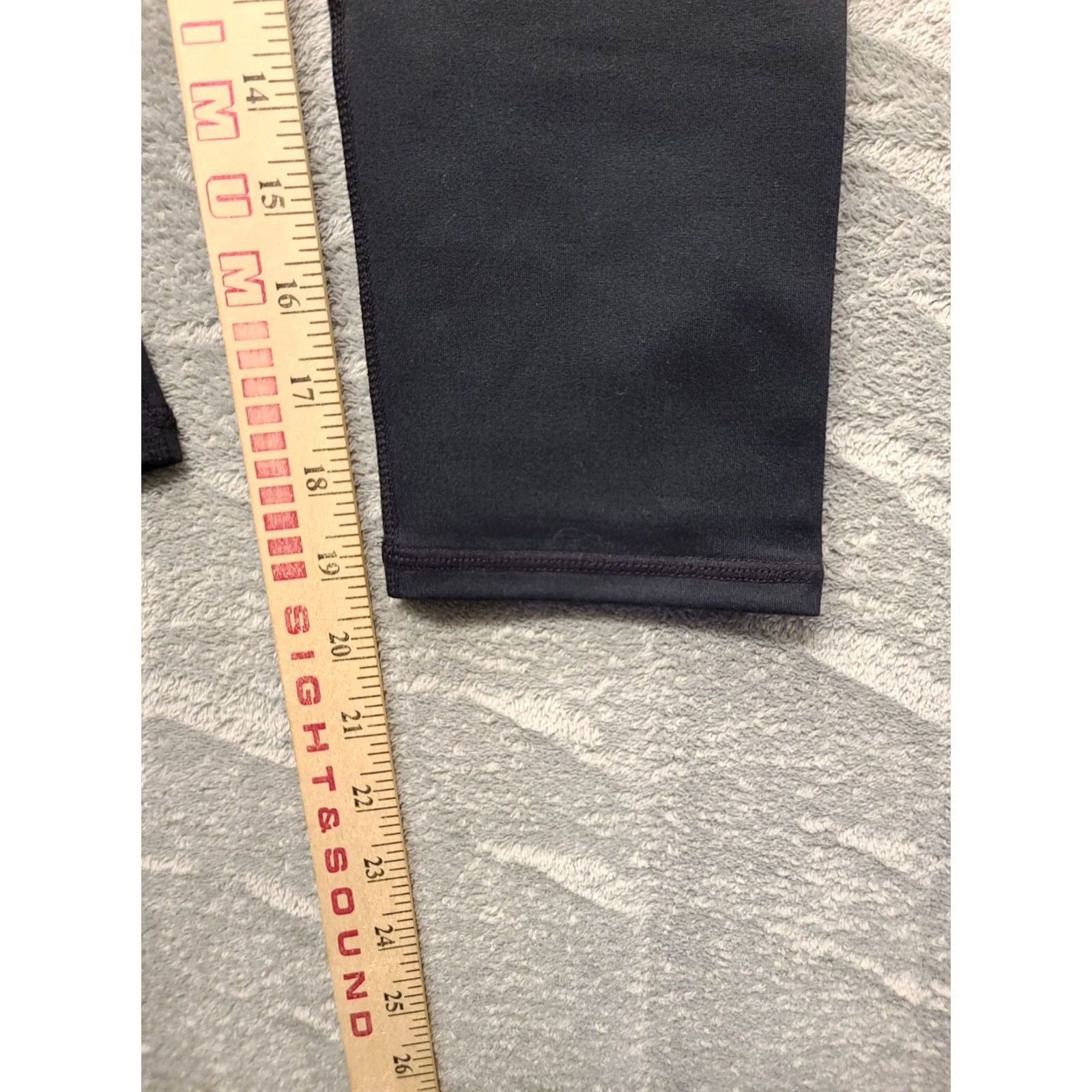 Fabletics VINTAGE Fabletics Salar Capri Womens XS Leggings Athletic Black NWT Workout Yoga Size 26" / US 2 / IT 38 - 7 Thumbnail