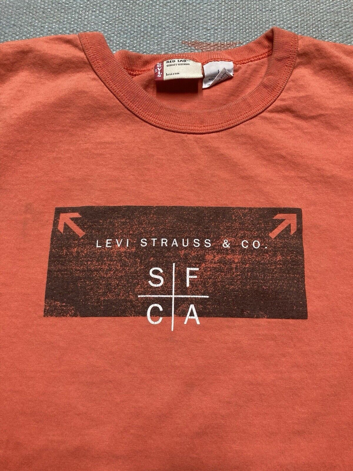 Levi's × Vintage Levi’s red tab t shirt SF CA California soft cotton large Size US L / EU 52-54 / 3 - 2 Thumbnail