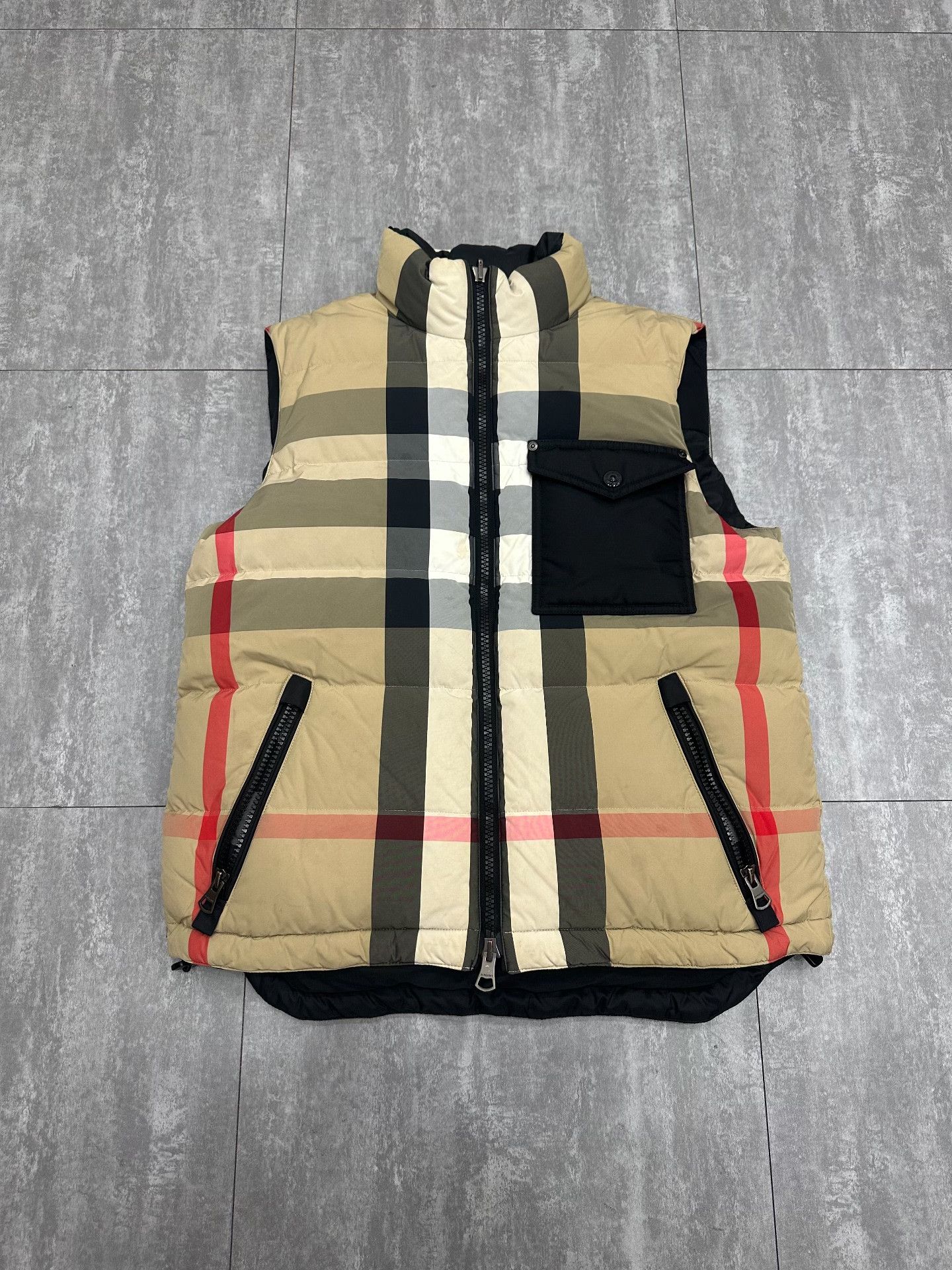 Burberry Burberry Down Multi Vest m Men Size US M / EU 48-50 / 2 - 1 Thumbnail