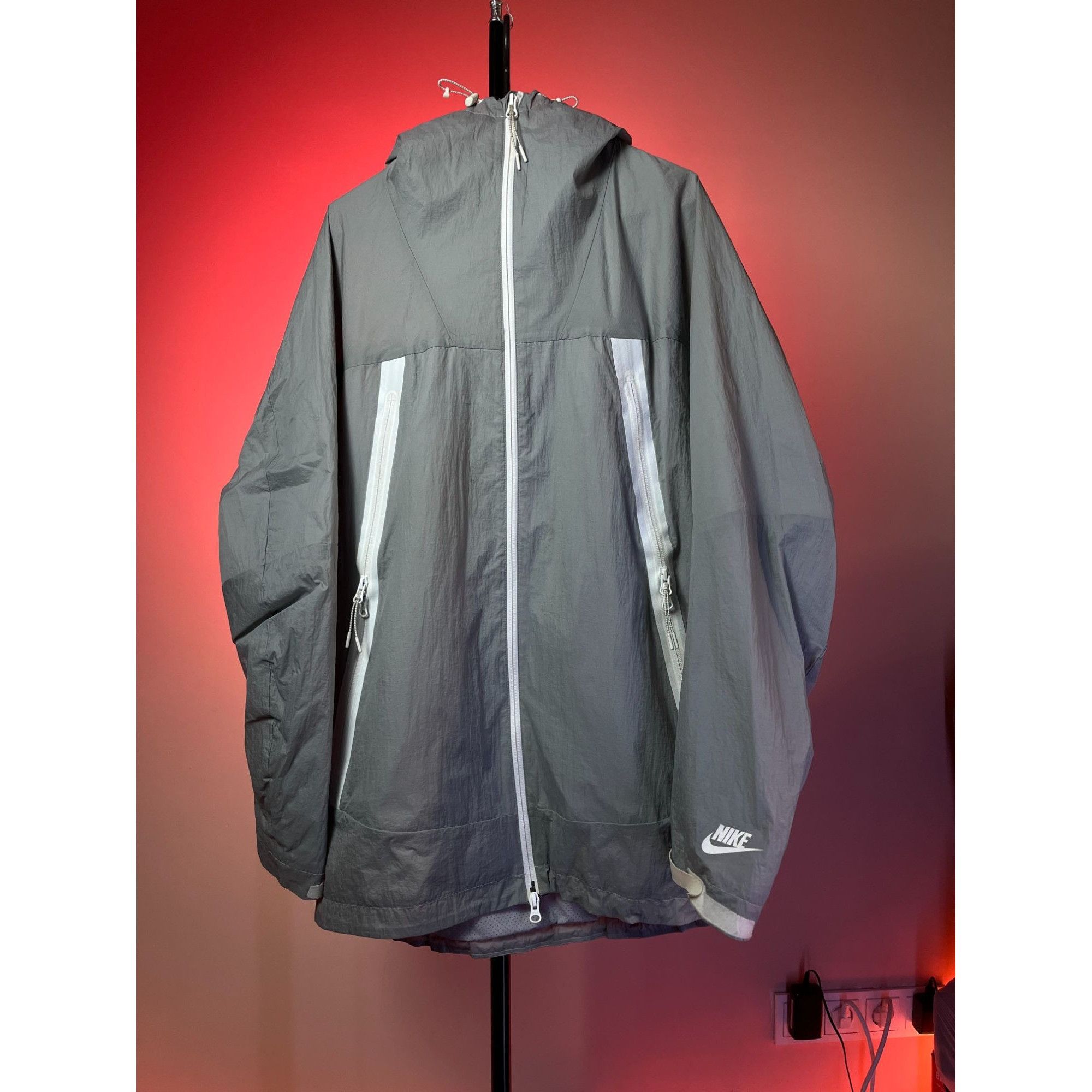 Nike Nike Windbreaker Jacket Gray Polka Dot Hooded Medium Malaysi Size US M / EU 48-50 / 2 - 2 Thumbnail