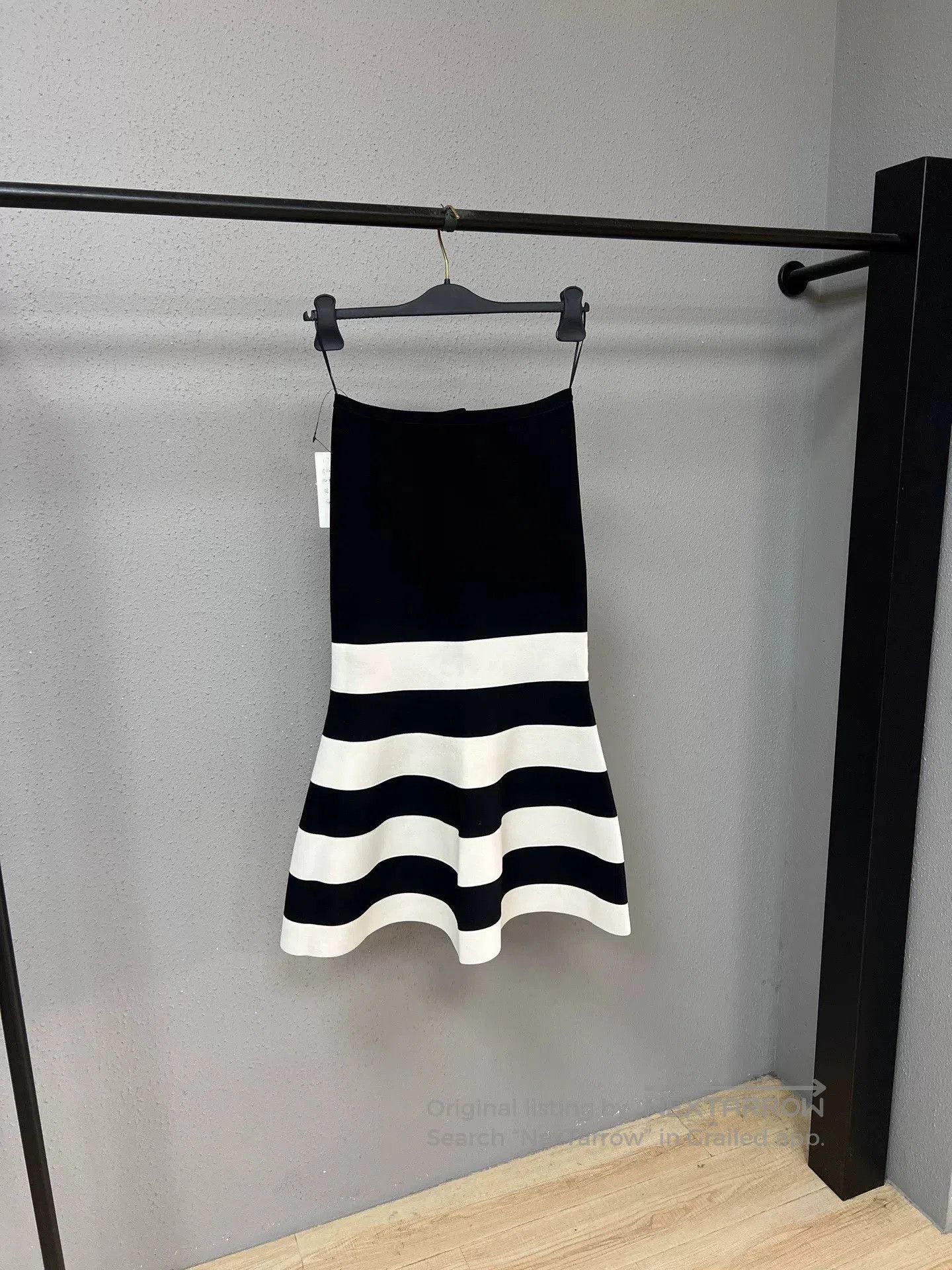 Victoria Beckham Victoria Beckham Black and White Dress. Size S / US 4 / IT 40 - 1 Thumbnail