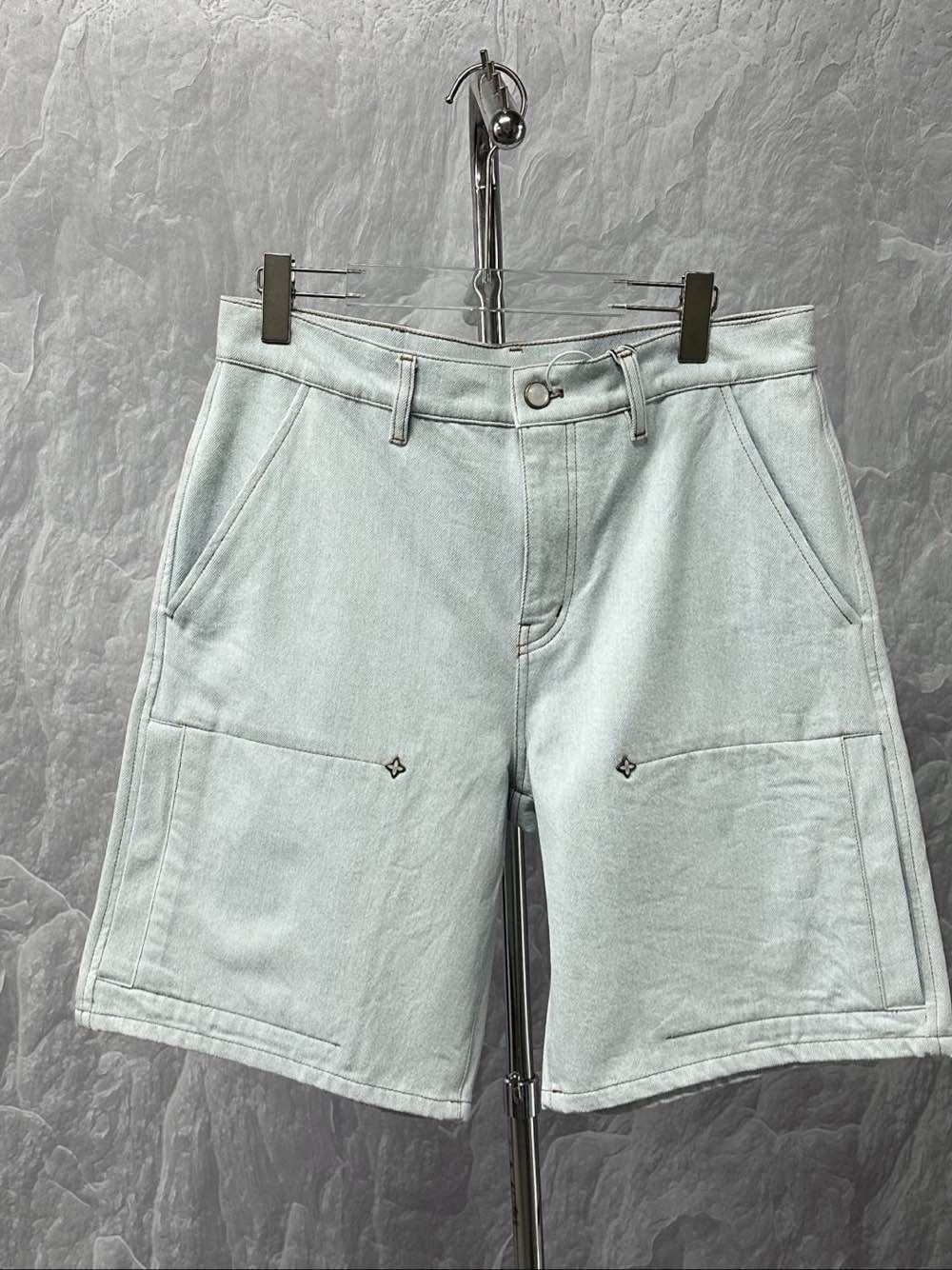 Louis Vuitton Louis Vuitton Embroidered Denim Shorts Size 31 Size US 31 - 1 Thumbnail