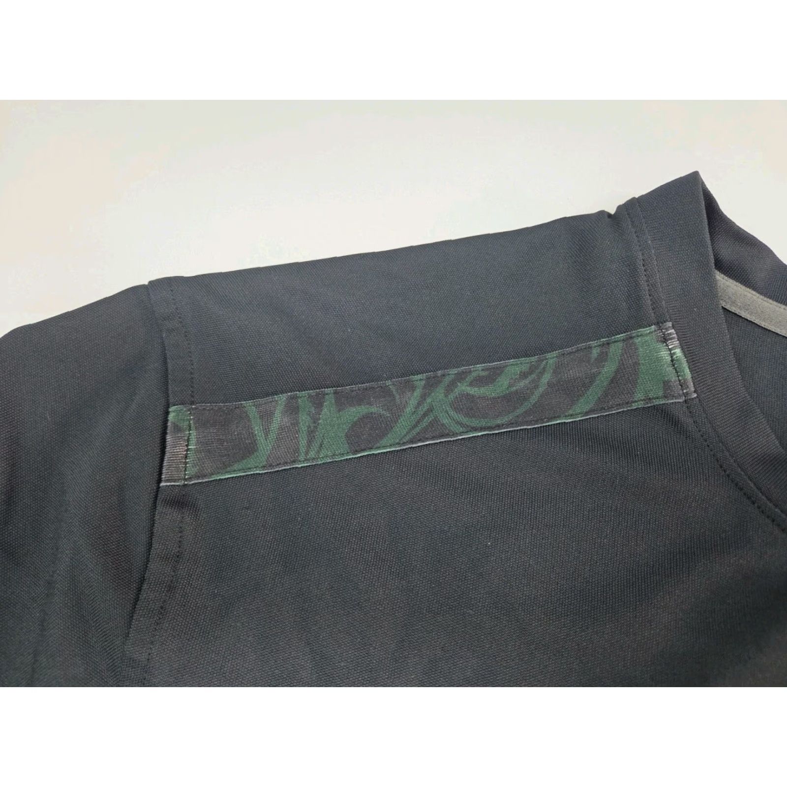 Under Armour Under Armour Mens Short Sleeve T Loose HeatGear Shirt Tribal Stripe XL Crew Neck T-Shirt Black/Green Size US M / EU 48-50 / 2 - 6 Thumbnail