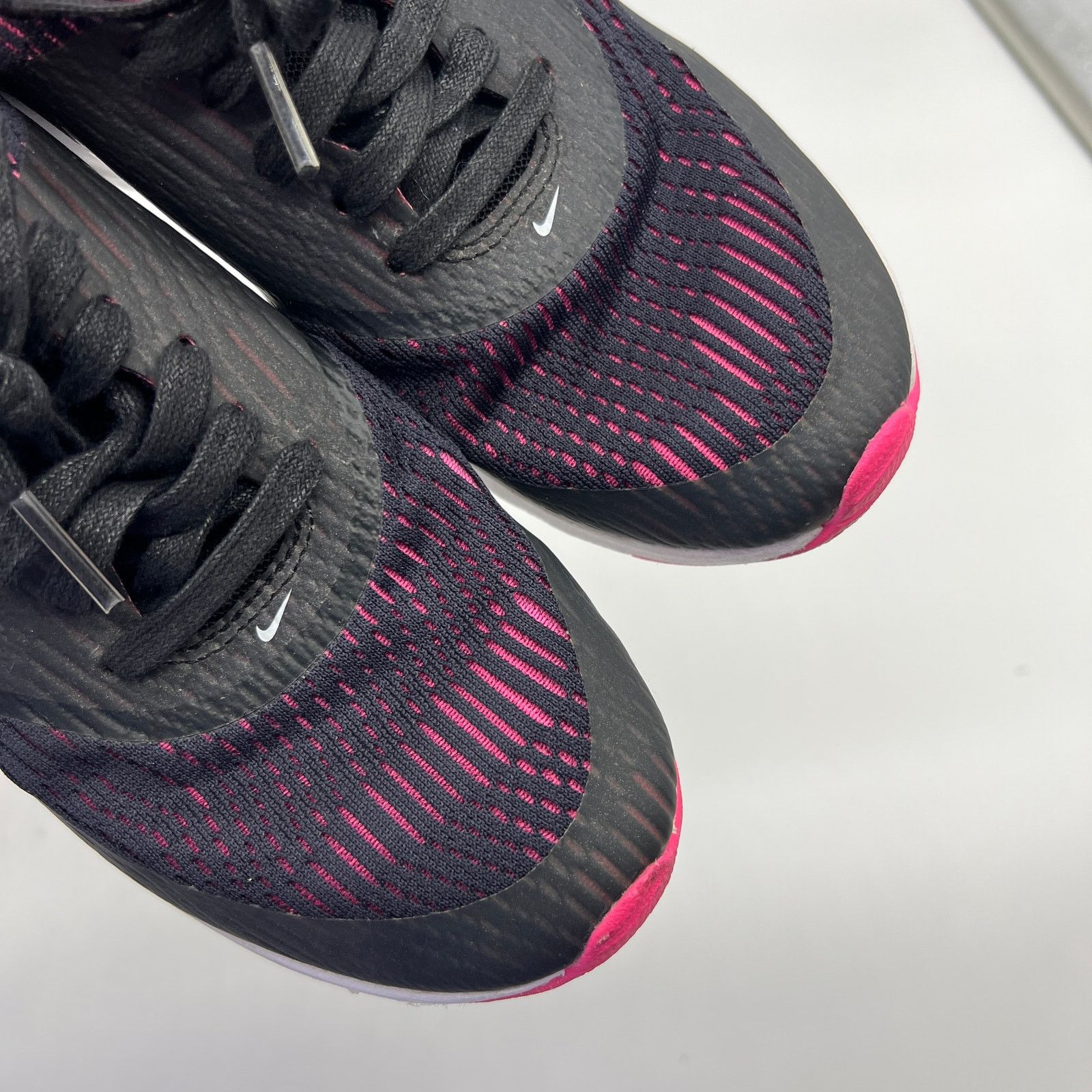 Nike Nike Women's Athletic Shoes Size 6 US Black Pink Size US 6 / IT 36 - 14 Thumbnail