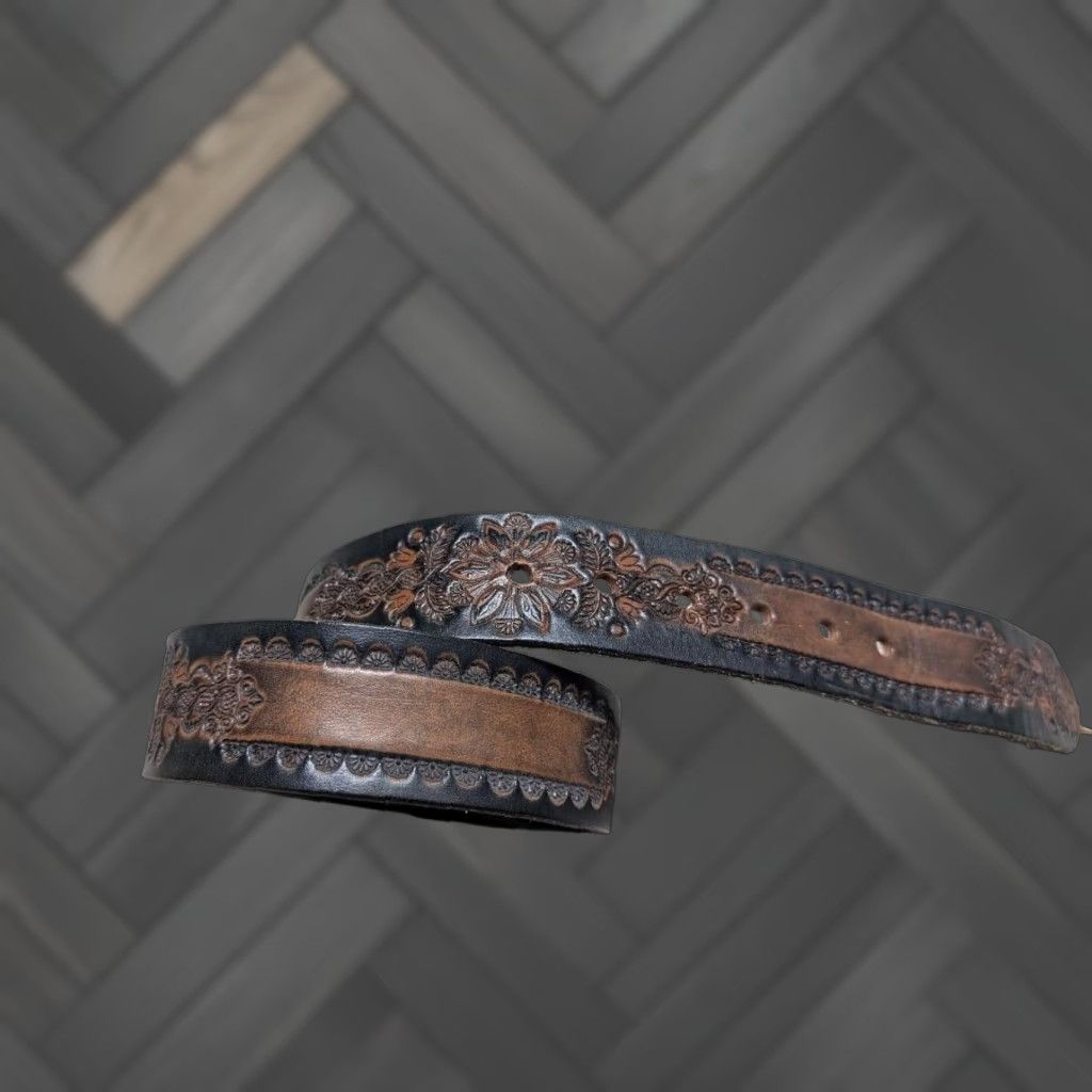 Vintage VINTAGE western belt Geometric brown leather 28 Mens Buckle Tooled Cowhide 1-3/4" width 1970s Size 28 - 1 Thumbnail