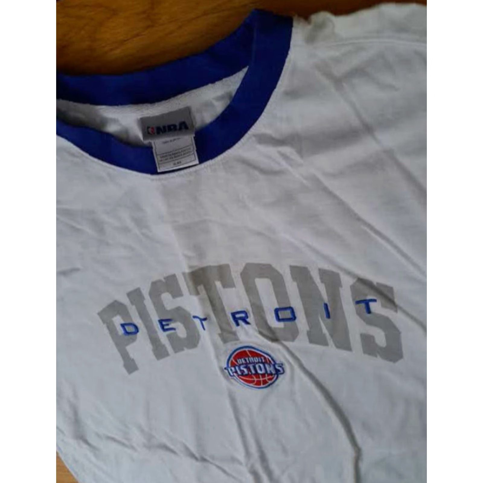 NBA VINTAGE Detroit Pistons Basketball NBA XL Embroidered Ringer T-Shirt Size US XL / EU 56 / 4 - 2 Thumbnail