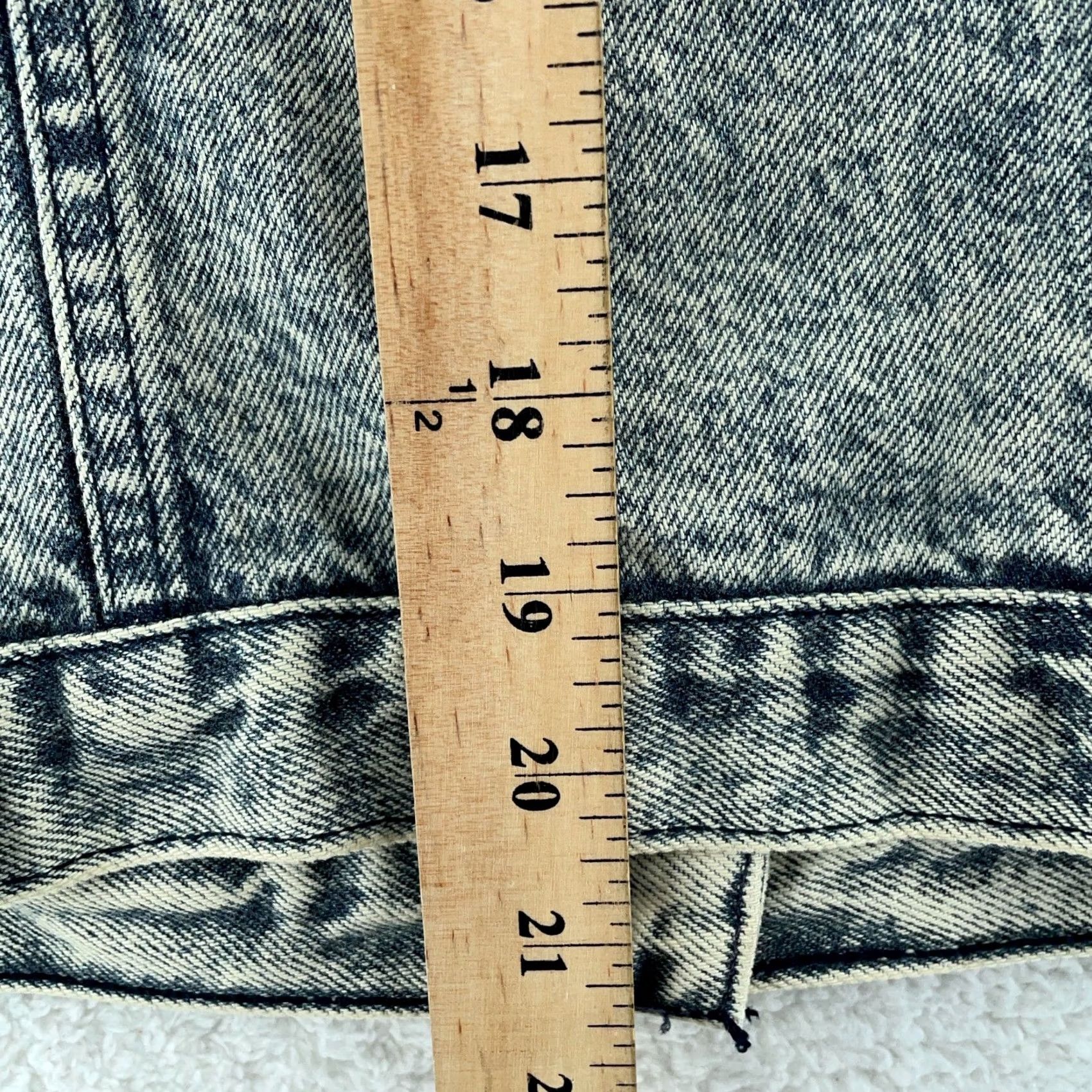 Brandy Melville Brandy Melville Denim Vest Womens One Size Acid Wash Trucker Button Front USA Vest Blue Size ONE SIZE - 7 Thumbnail