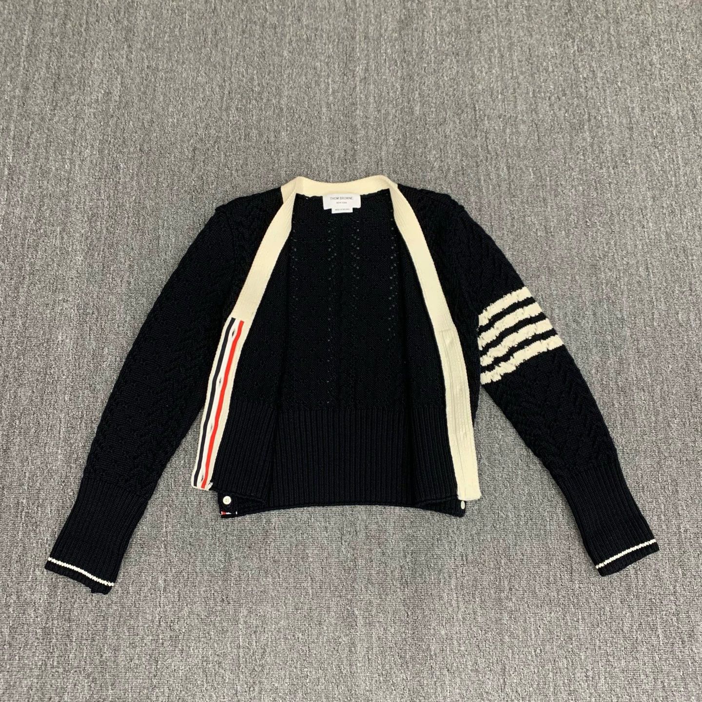 Thom Browne Thom Browne Navy Four-Stripe Knit Cardigan 44 Size M / US 6-8 / IT 42-44 - 6 Thumbnail