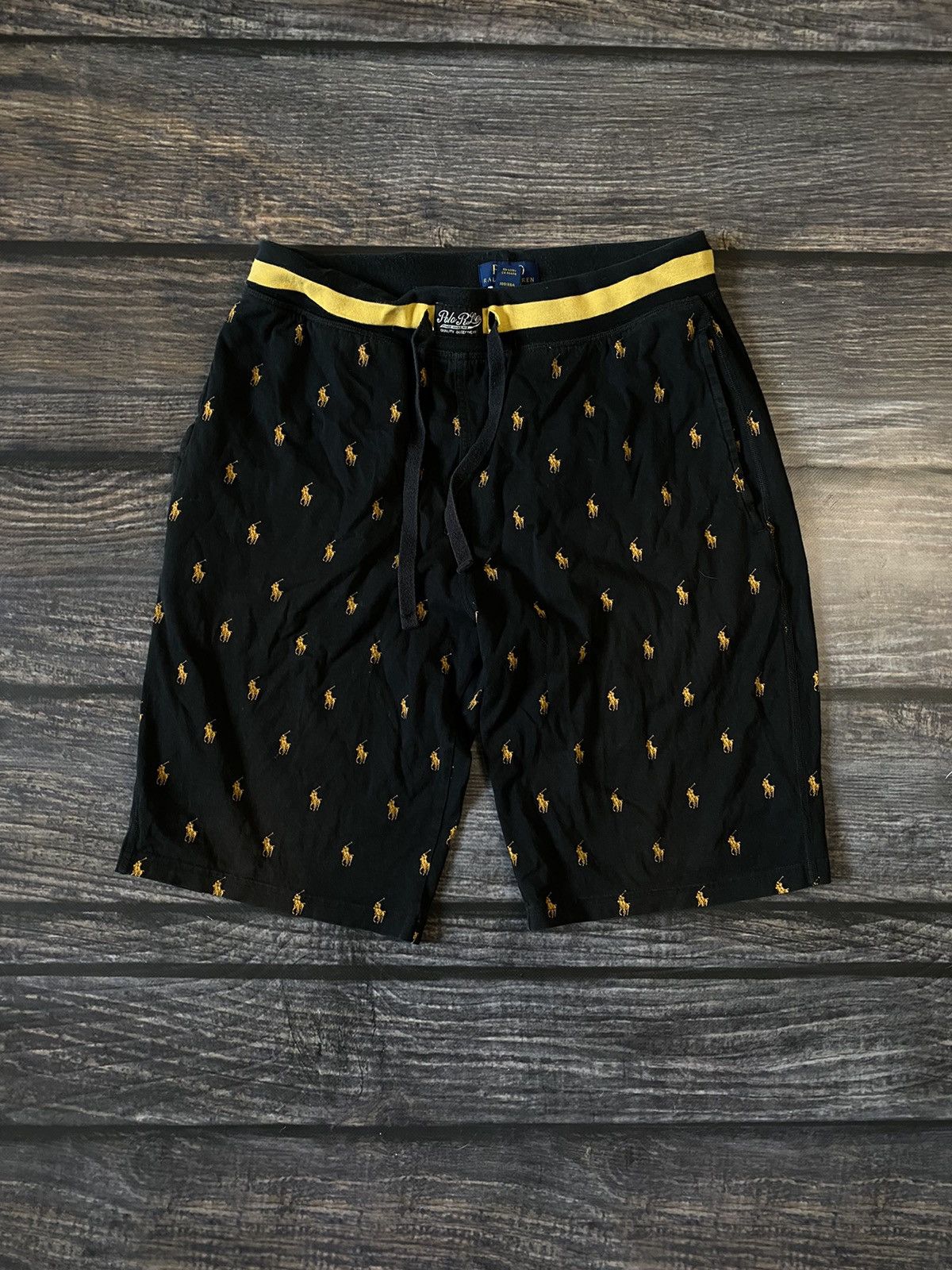 Ralph Lauren Ralph Laurent monogram shorts Size US 33 - 1 Thumbnail