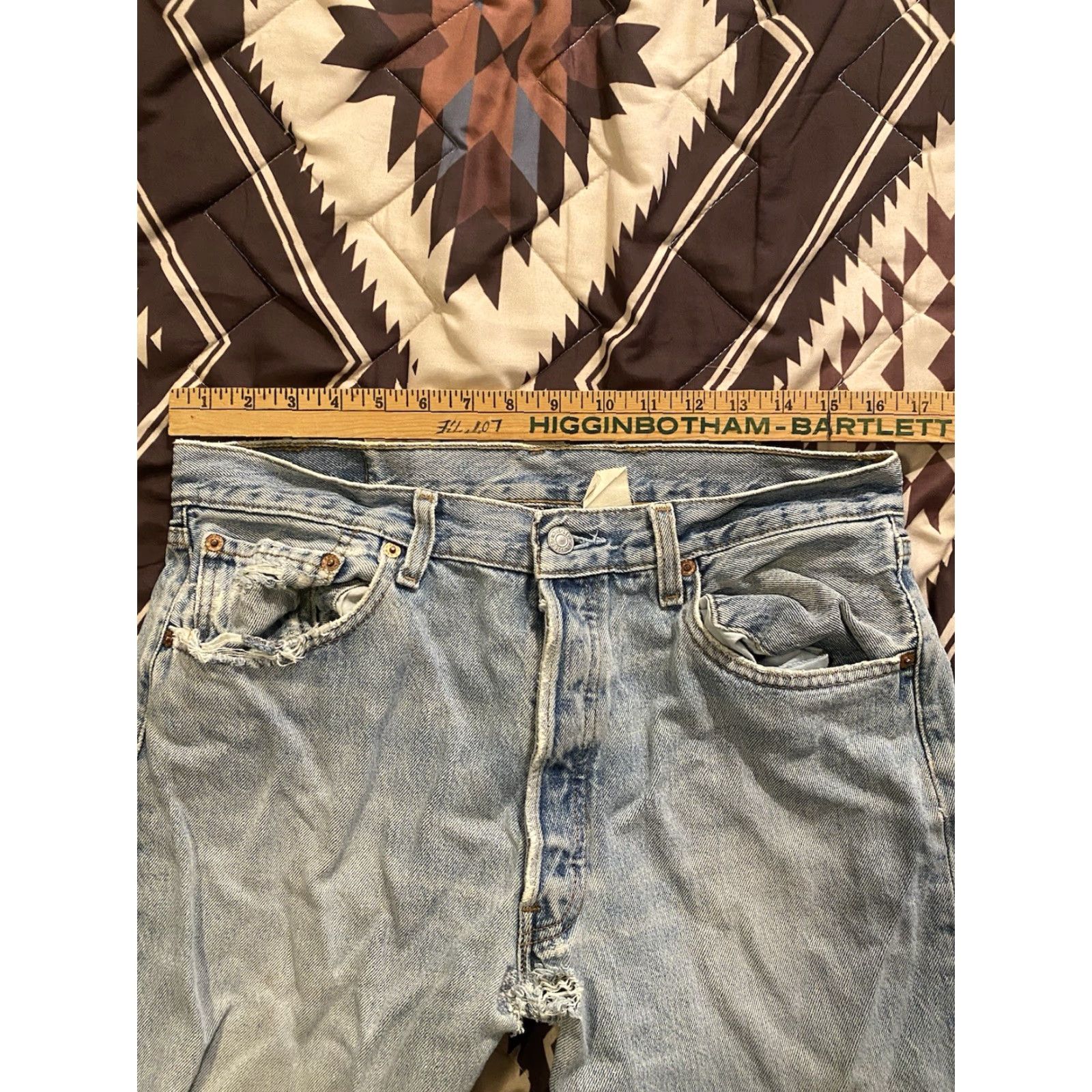 Levi's VINTAGE Levi’s 501 Jeans Men Light Wash Distressed Faded 33x31 Regular Straight Blue Denim Cotton Button Logo USA 90s Grunge Size US 33 - 3 Thumbnail