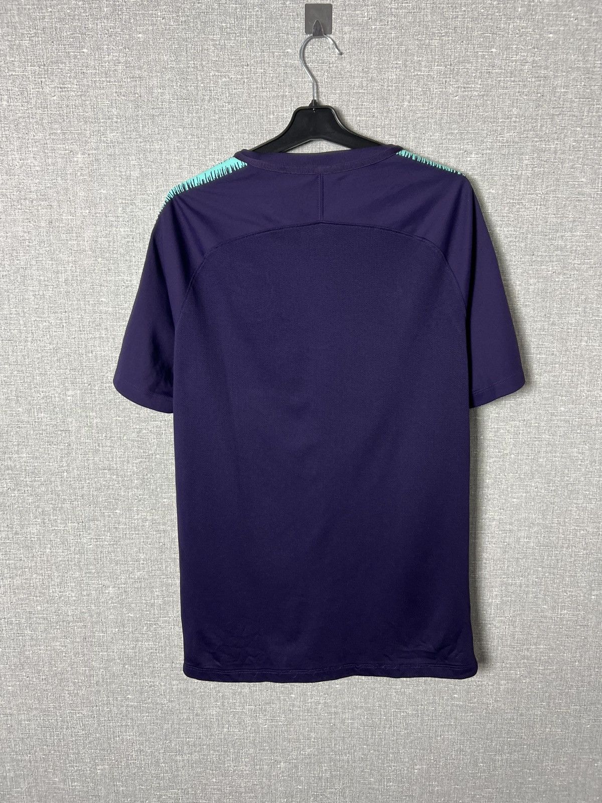 Nike Barcelona Nike 2017 - 2018 Training Soccer Jersey Size US L / EU 52-54 / 3 - 11 Thumbnail