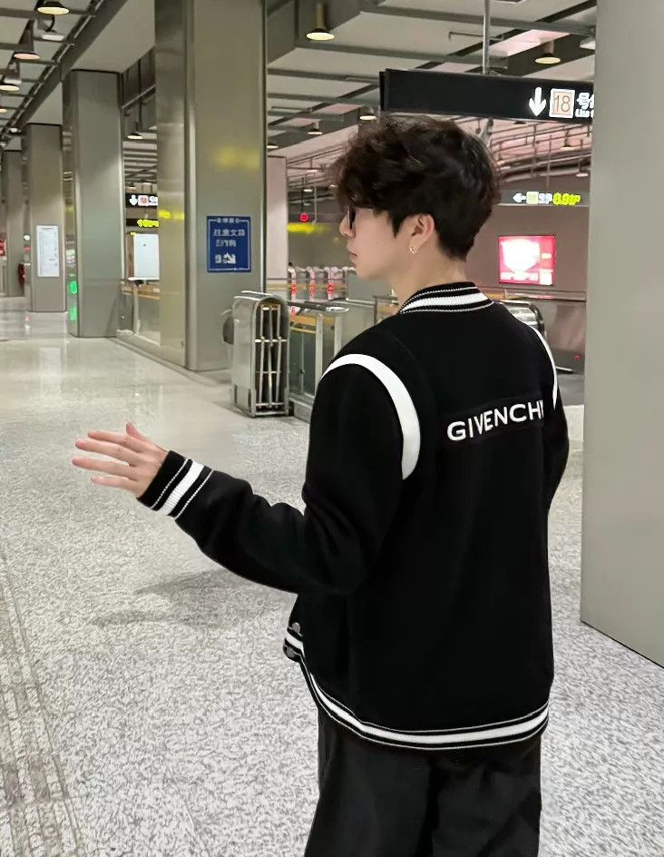 Givenchy Givenchy Men's Black Baseball Jacket L 98 New Size US L / EU 52-54 / 3 - 9 Thumbnail
