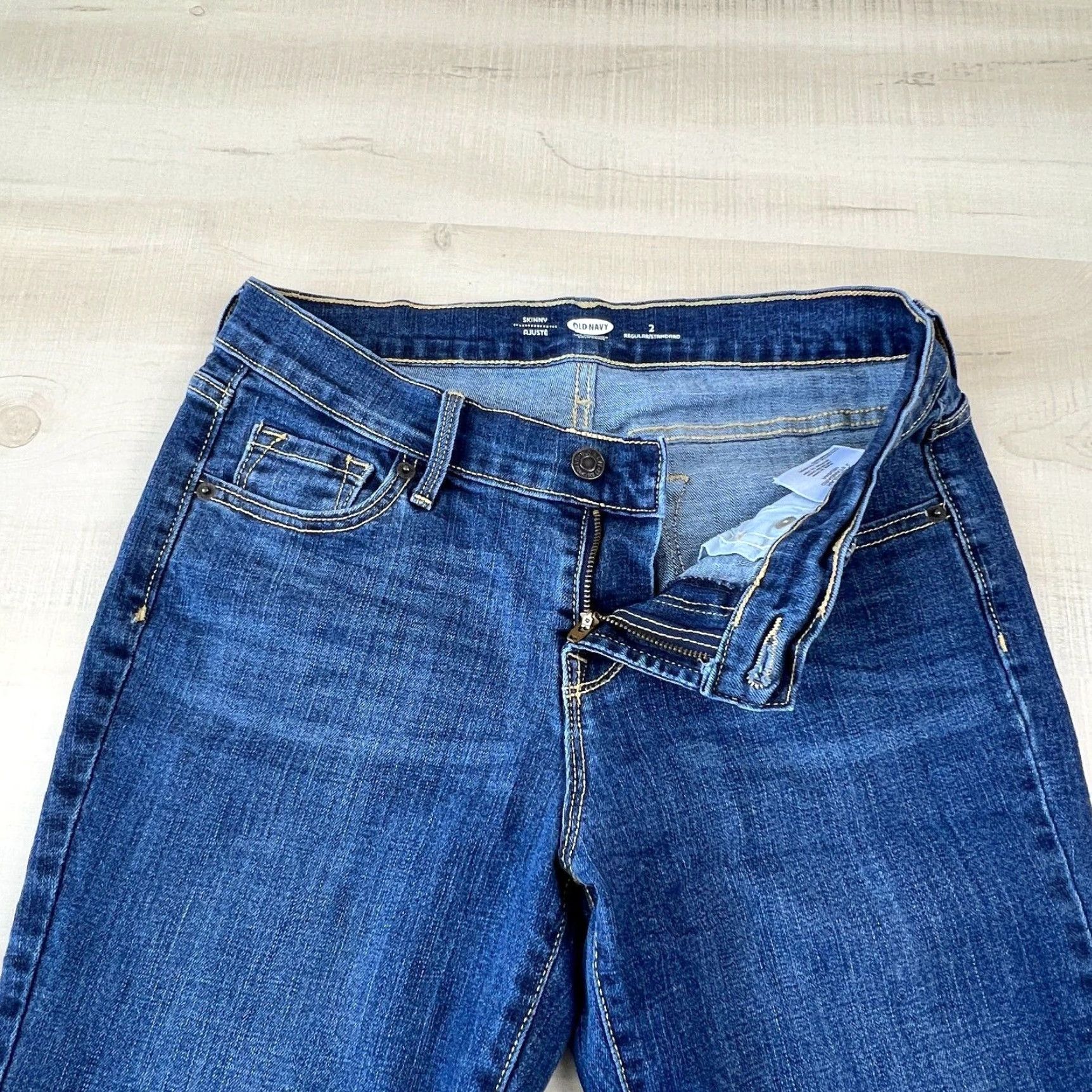 Old Navy Old Navy Women's Medium Wash Skinny Jeans 2 Regular Mid Rise Blue Cotton Blend Stretch Size 26" / US 2 / IT 38 - 3 Thumbnail