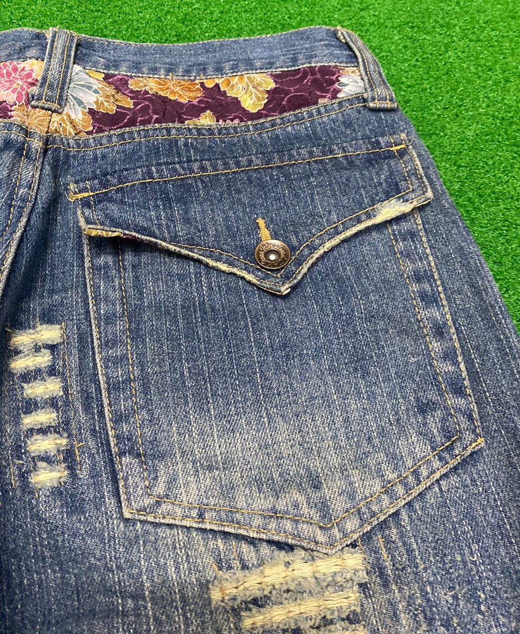If Six Was Nine WORLD JEANS INTERNATIONAL SUKARJAN FISH KOI DESIGN DENIM Size US 30 / EU 46 - 19 Thumbnail