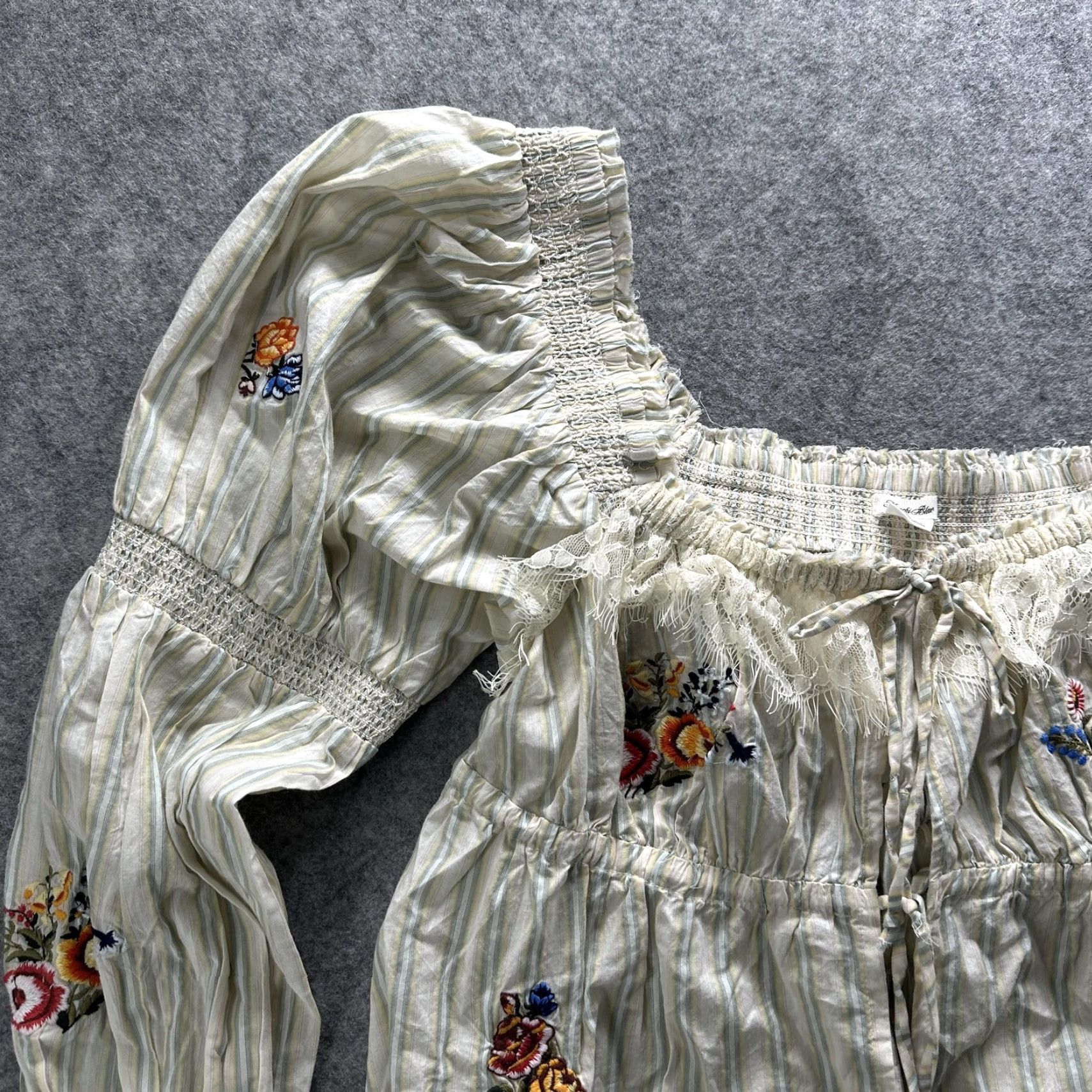 Vintage Kimchi Blue Top Womens XL White Stripe Floral Boho Peasant Rose Tyrie Size XL / US 12-14 / IT 48-50 - 3 Thumbnail