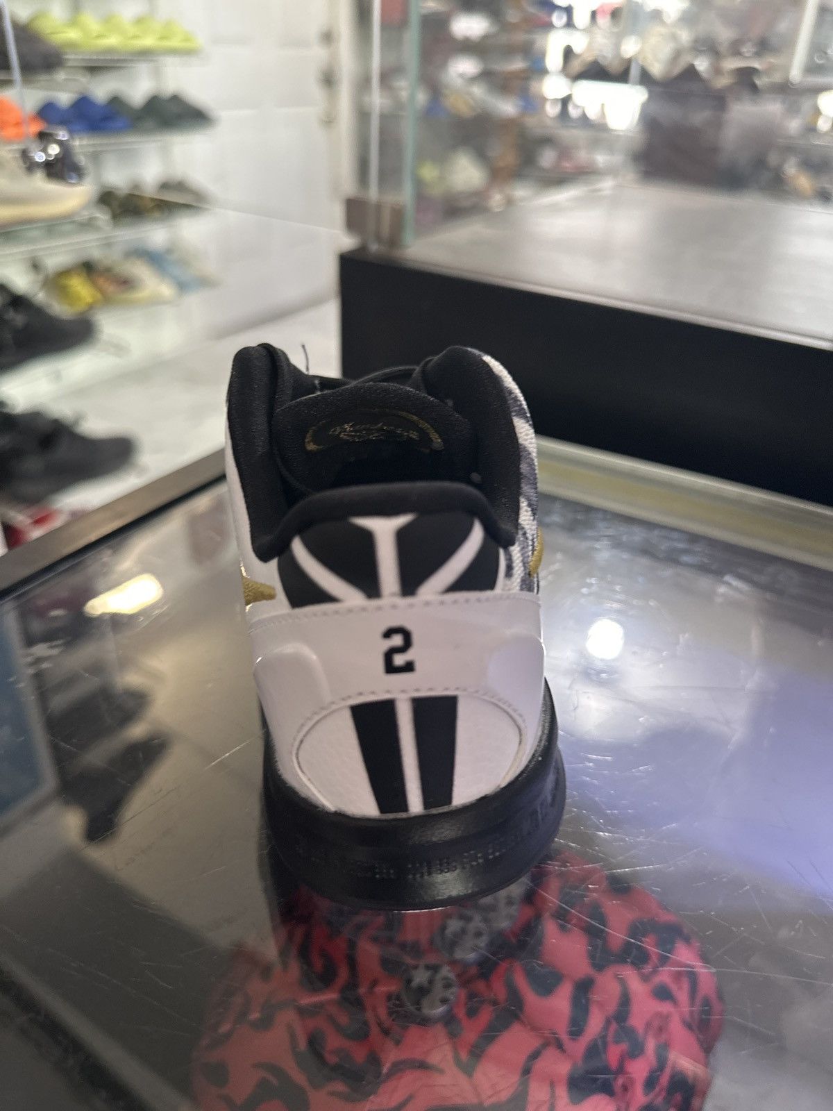 Nike Nike Kobe 8 Protro “Mambacita” (PS) Size US 5 / EU 37 - 4 Thumbnail