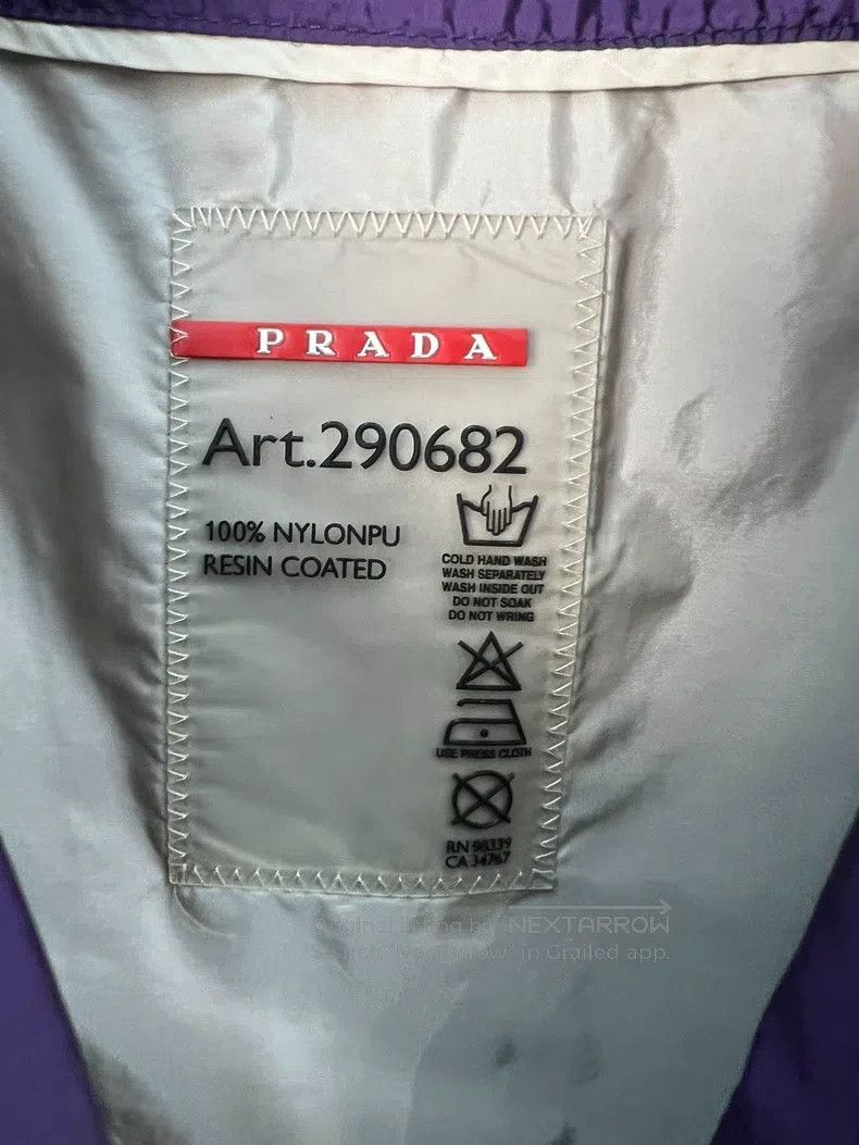 Prada Prada Triangle steel standard windbreaker short style Size S / US 4 / IT 40 - 5 Thumbnail