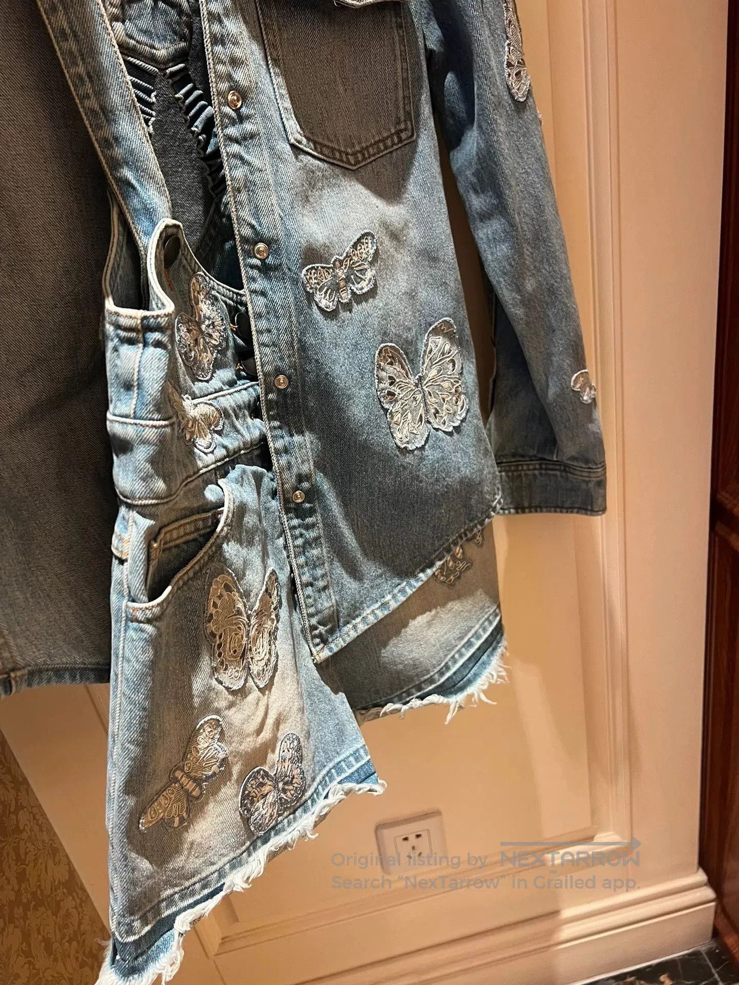 Valentino Valentino Butterfly Embroidery Denim Shirt. Size US S / EU 44-46 / 1 - 6 Thumbnail