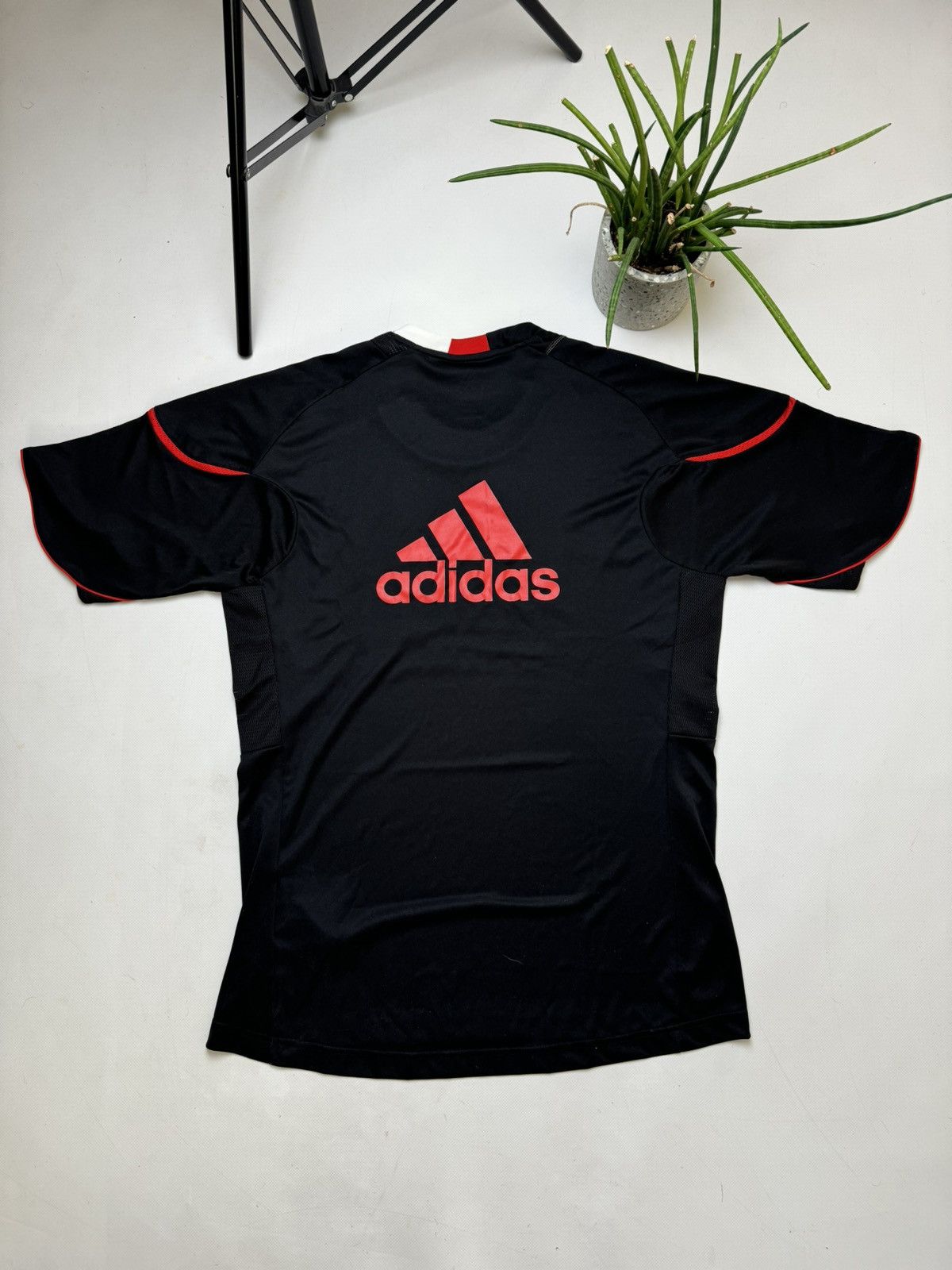 Adidas Rare vintage Liverpool adidas soccer jersey y2k Size US L / EU 52-54 / 3 - 9 Thumbnail