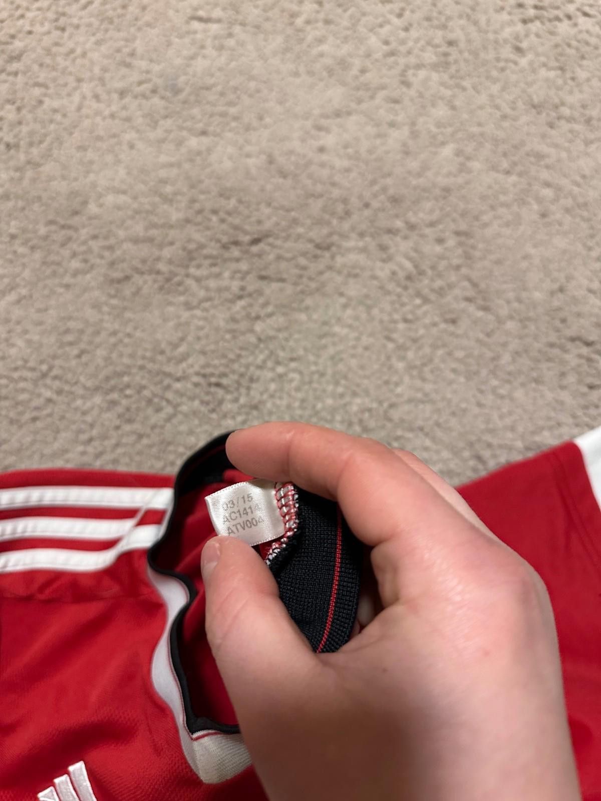 Adidas MANCHESTER UNITED 2015/2016 FOOTBALL SHIRT JERSEY HOME SIZ S Size US S / EU 44-46 / 1 - 5 Thumbnail