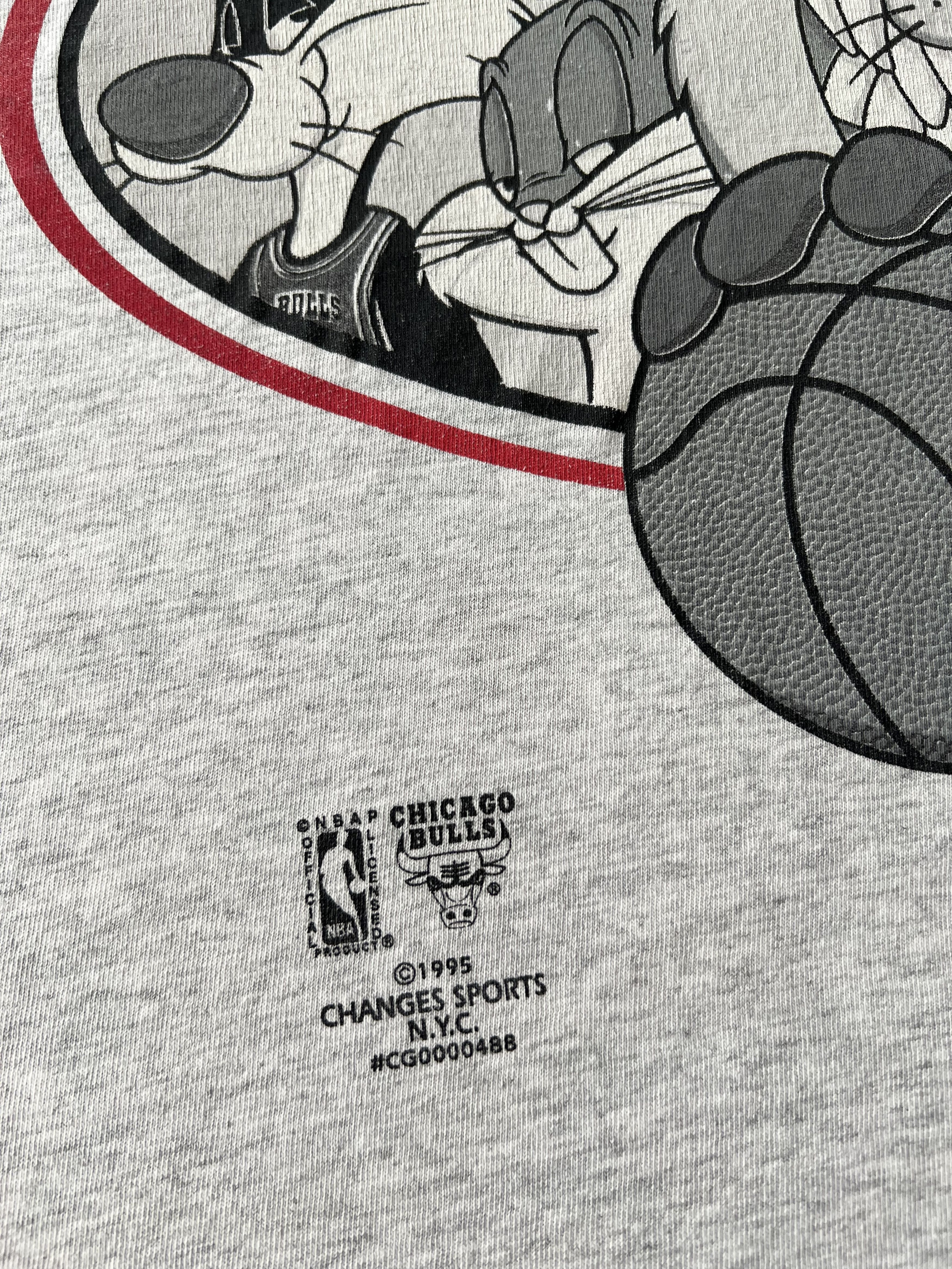 Warner Bros Vintage 1995 Chicago Bulls Warner Bros Taz NBA T-shirt Size US XL / EU 56 / 4 - 6 Thumbnail