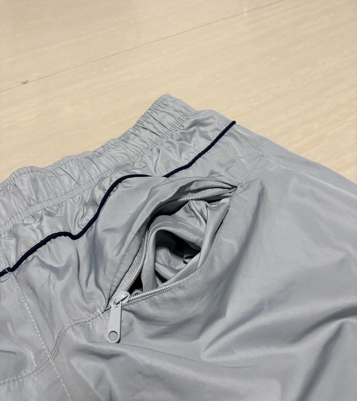 Nike EXTREMELY RARE VINTAGE NIKE SHOX TRACK PANTS🔥 Size US 37 - 8 Thumbnail