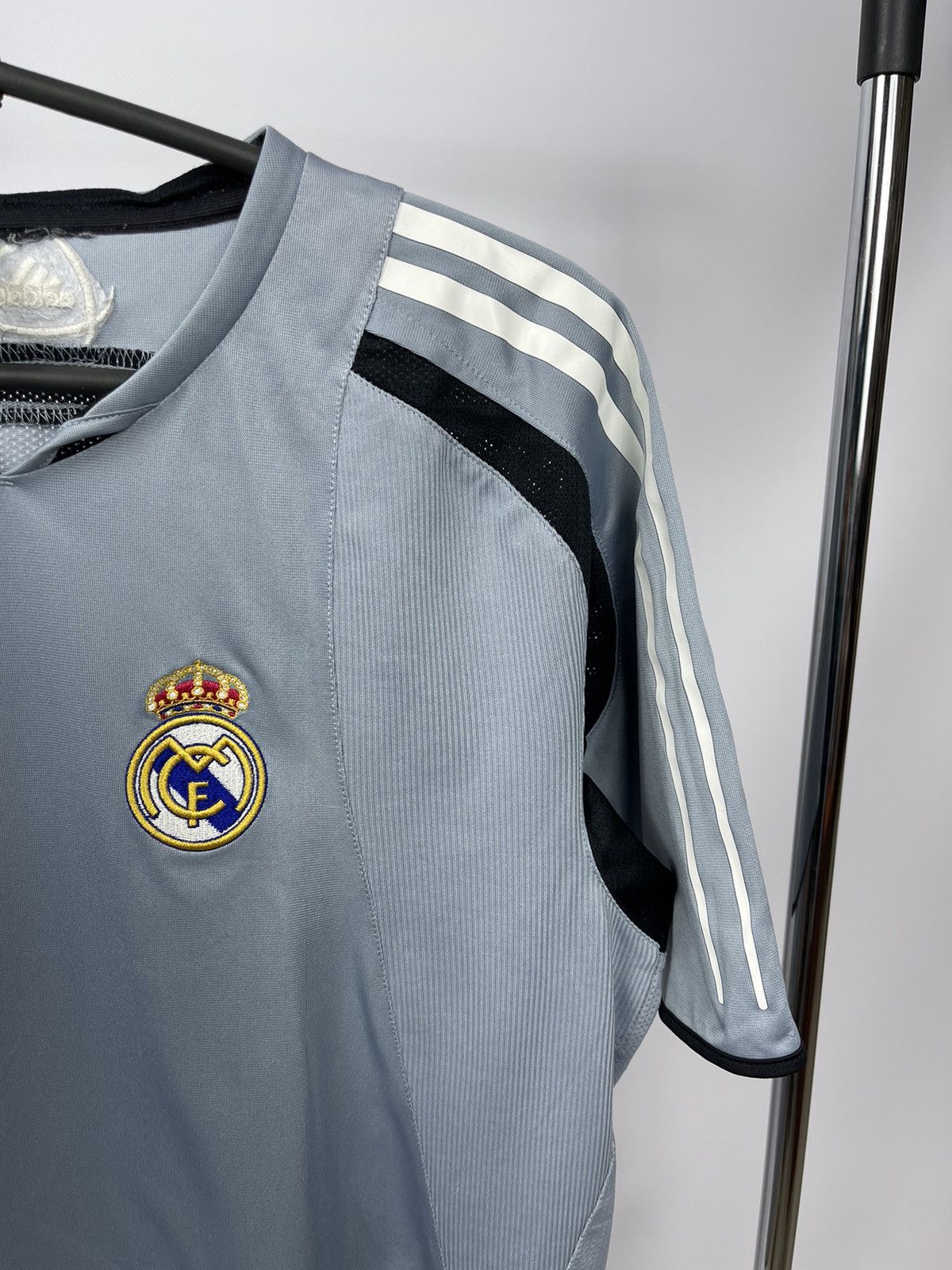 Adidas 2004 REAL MADRID HOME ADIDAS Kids S JERSEY LFP SPAIN ESPAñA Size US XS / EU 42 / 0 - 2 Thumbnail