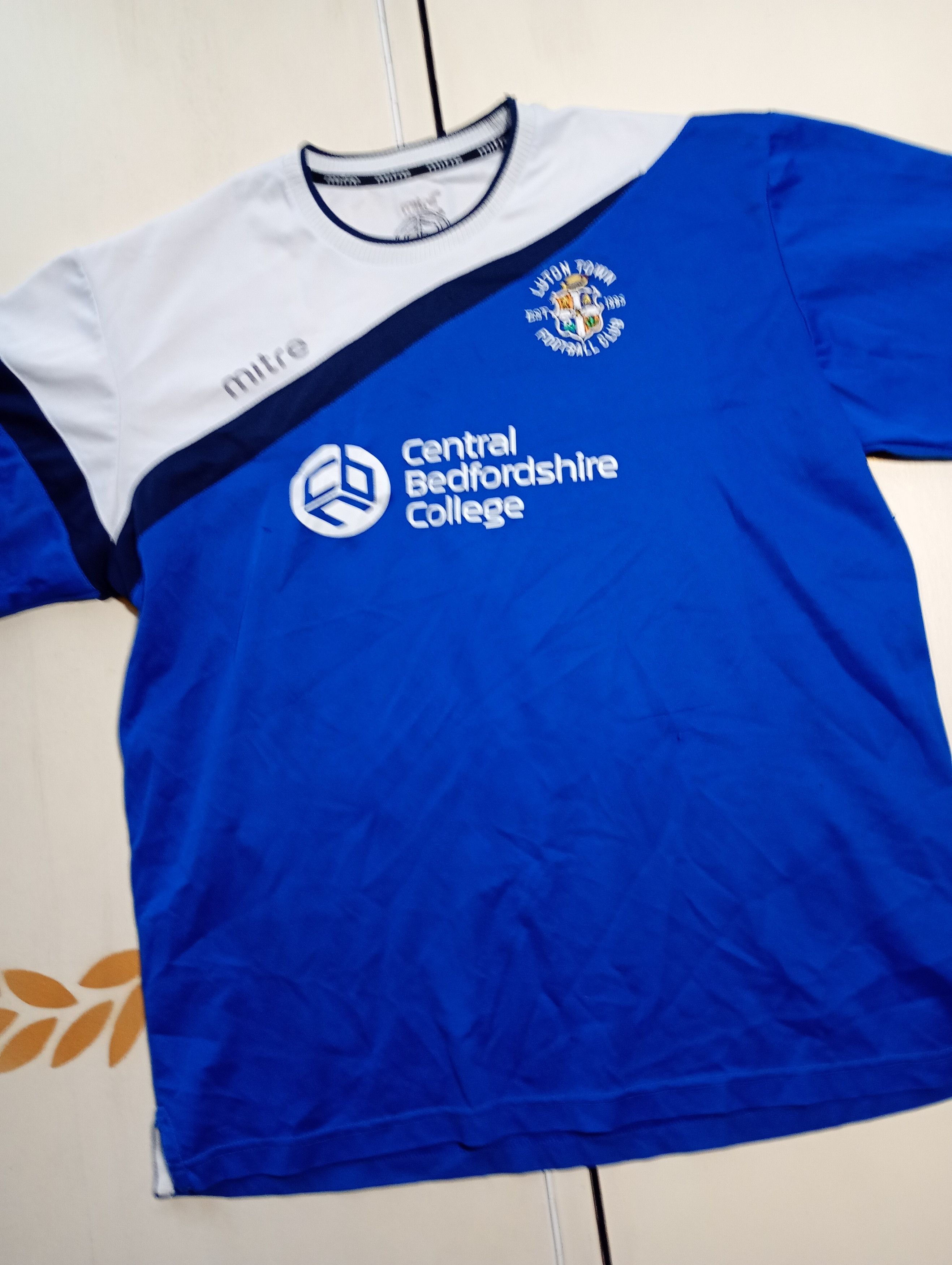Vintage Mitre Luton Town FC Jersey Y2K Size US L / EU 52-54 / 3 - 5 Thumbnail