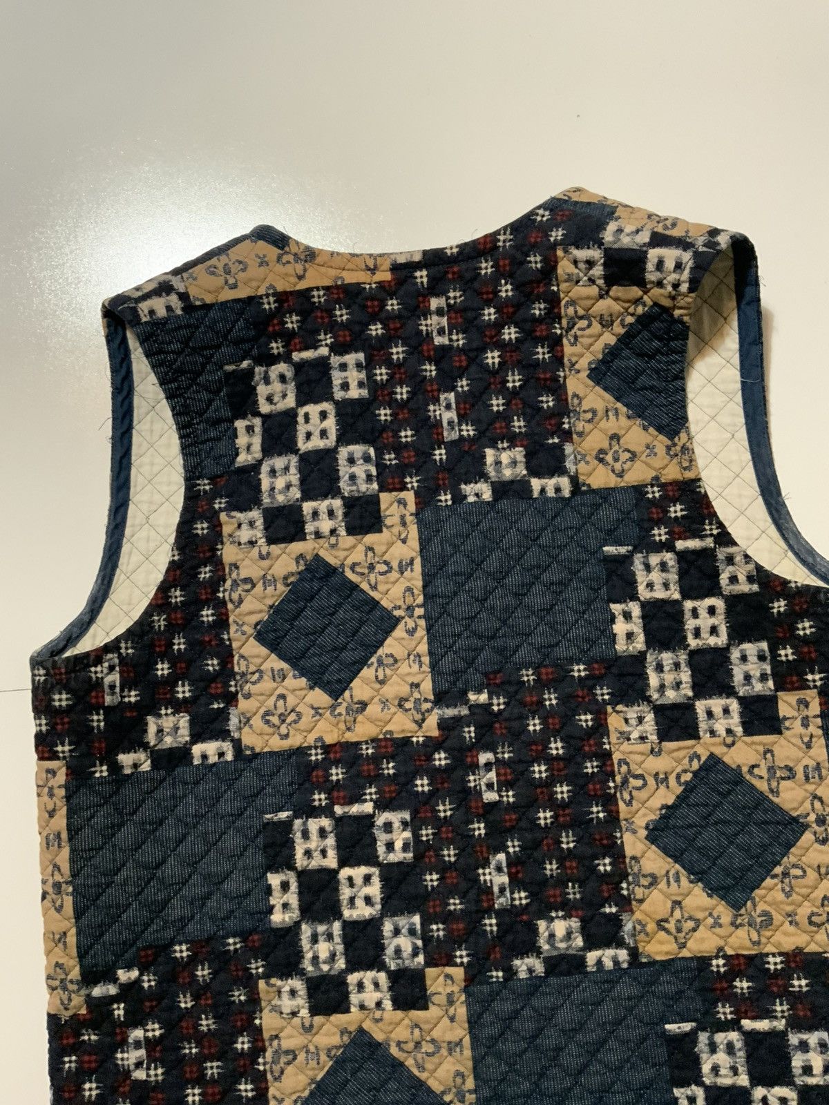 Handmade × Vintage Vintage Quilted Geometric All Over Pattern Print Vest Jacket Size US S / EU 44-46 / 1 - 5 Thumbnail