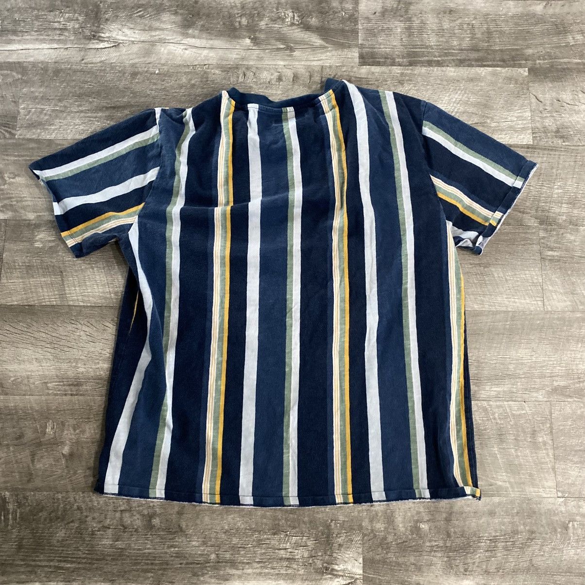 Guess Guess stripe t shirt size men XL Size US XL / EU 56 / 4 - 2 Thumbnail